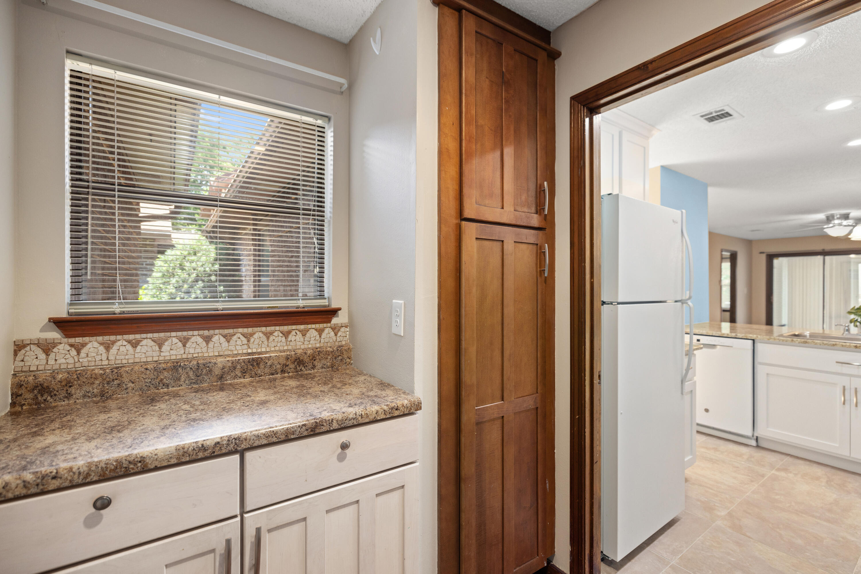 HIDDEN COVE T/H - Residential