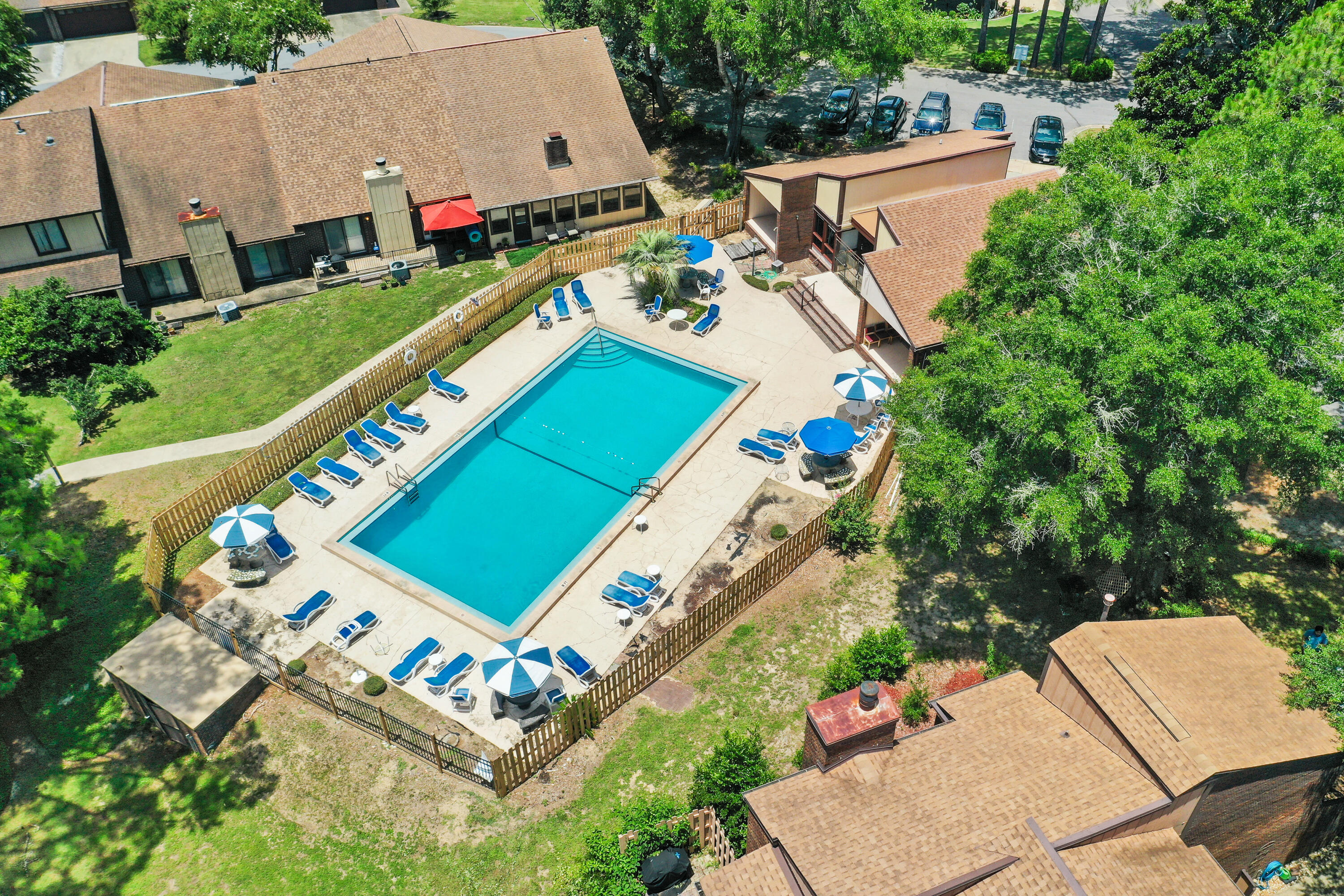 HIDDEN COVE T/H - Residential