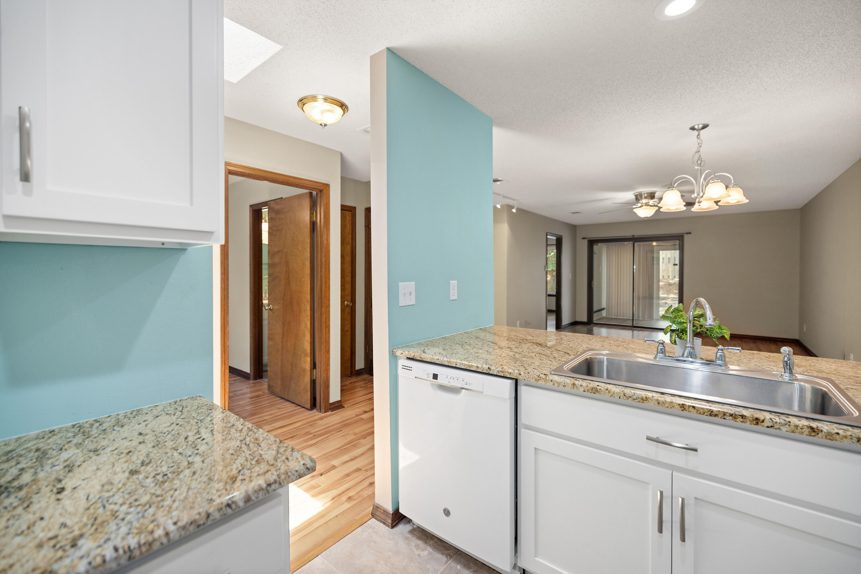 HIDDEN COVE T/H - Residential