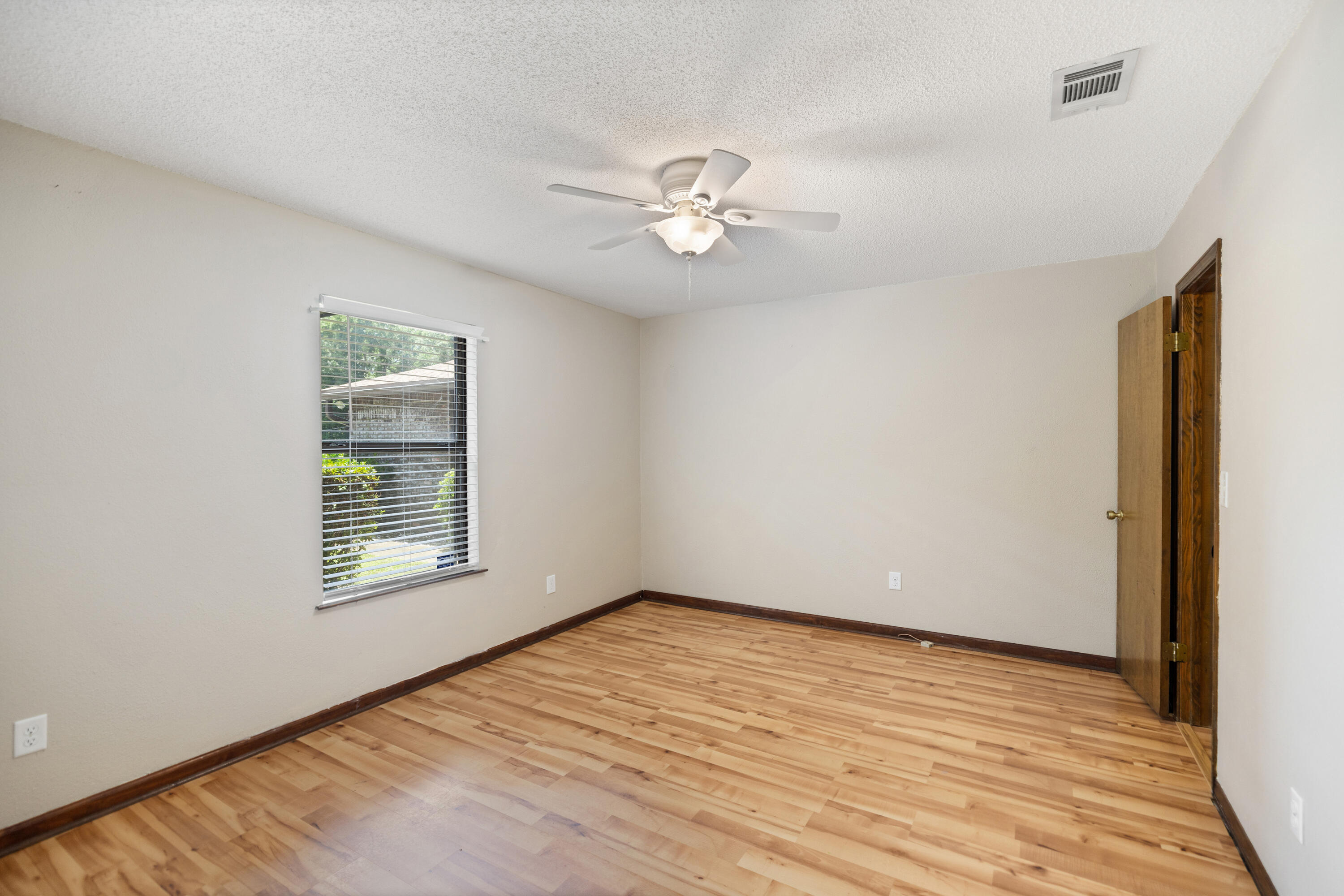 HIDDEN COVE T/H - Residential