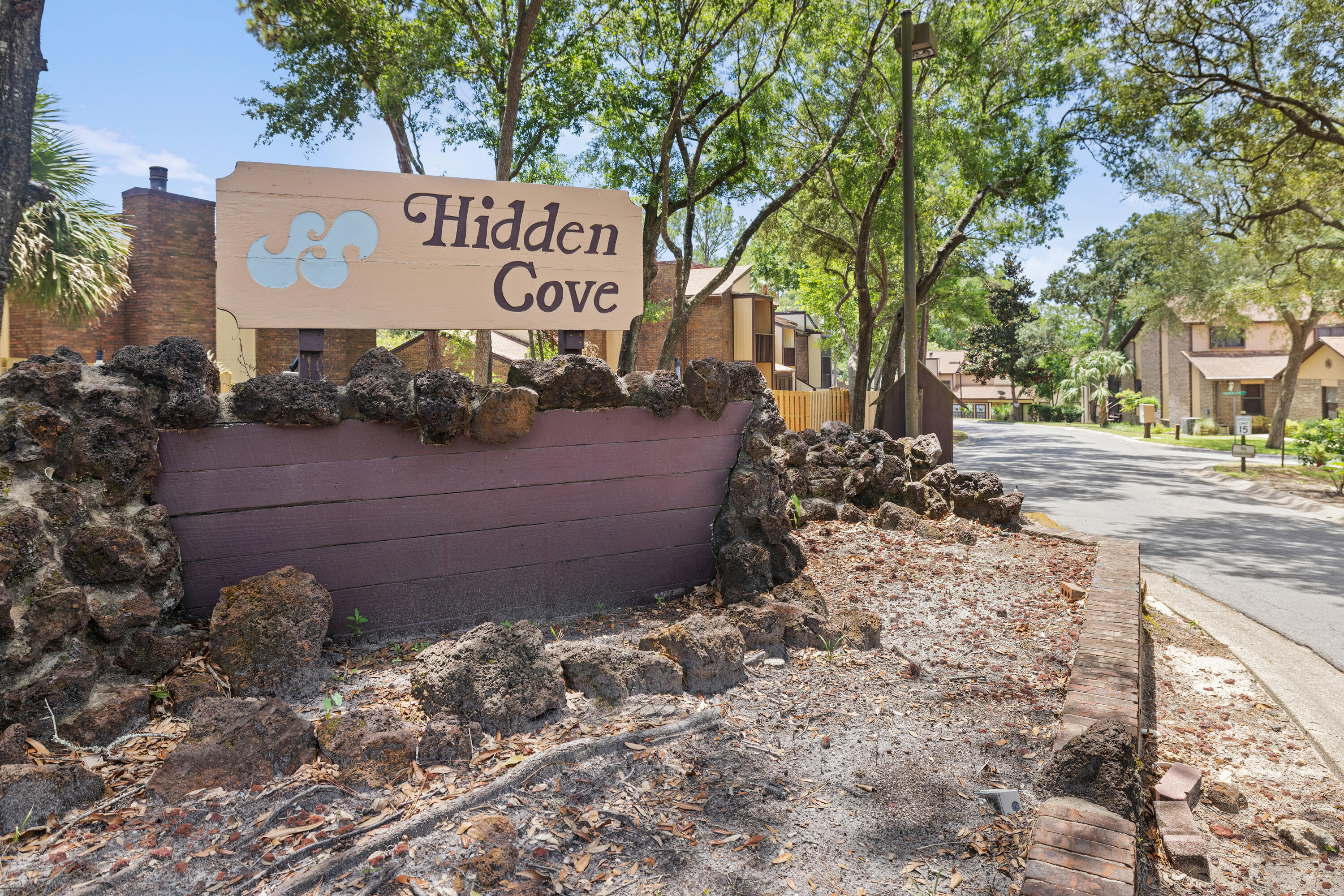 HIDDEN COVE T/H - Residential