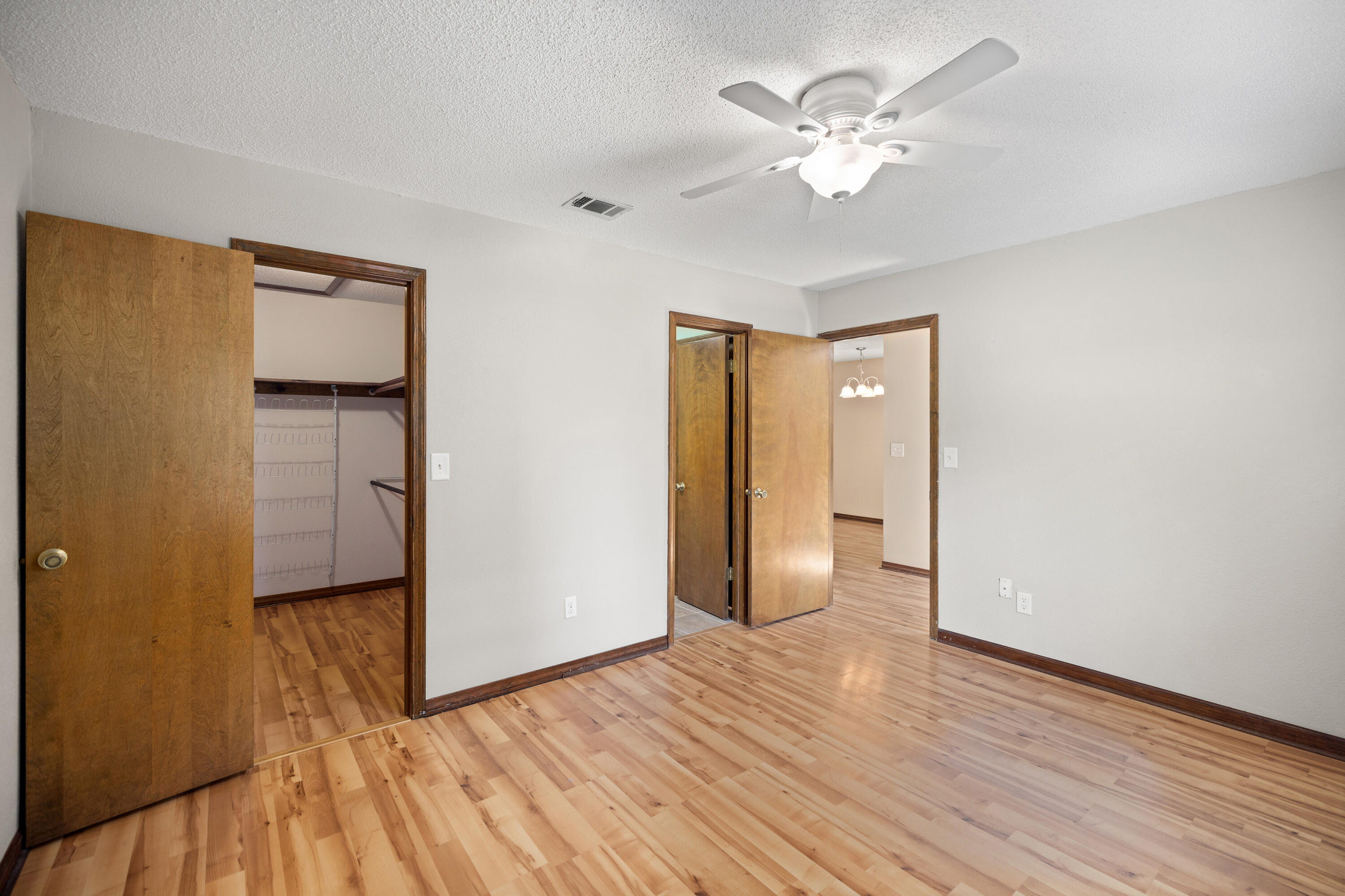 HIDDEN COVE T/H - Residential