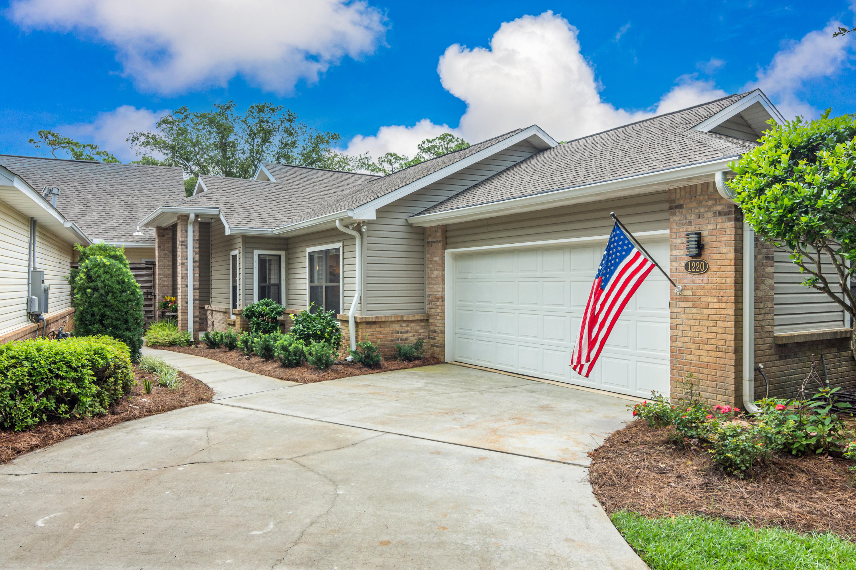 DEERWOOD DRIVE - Residential