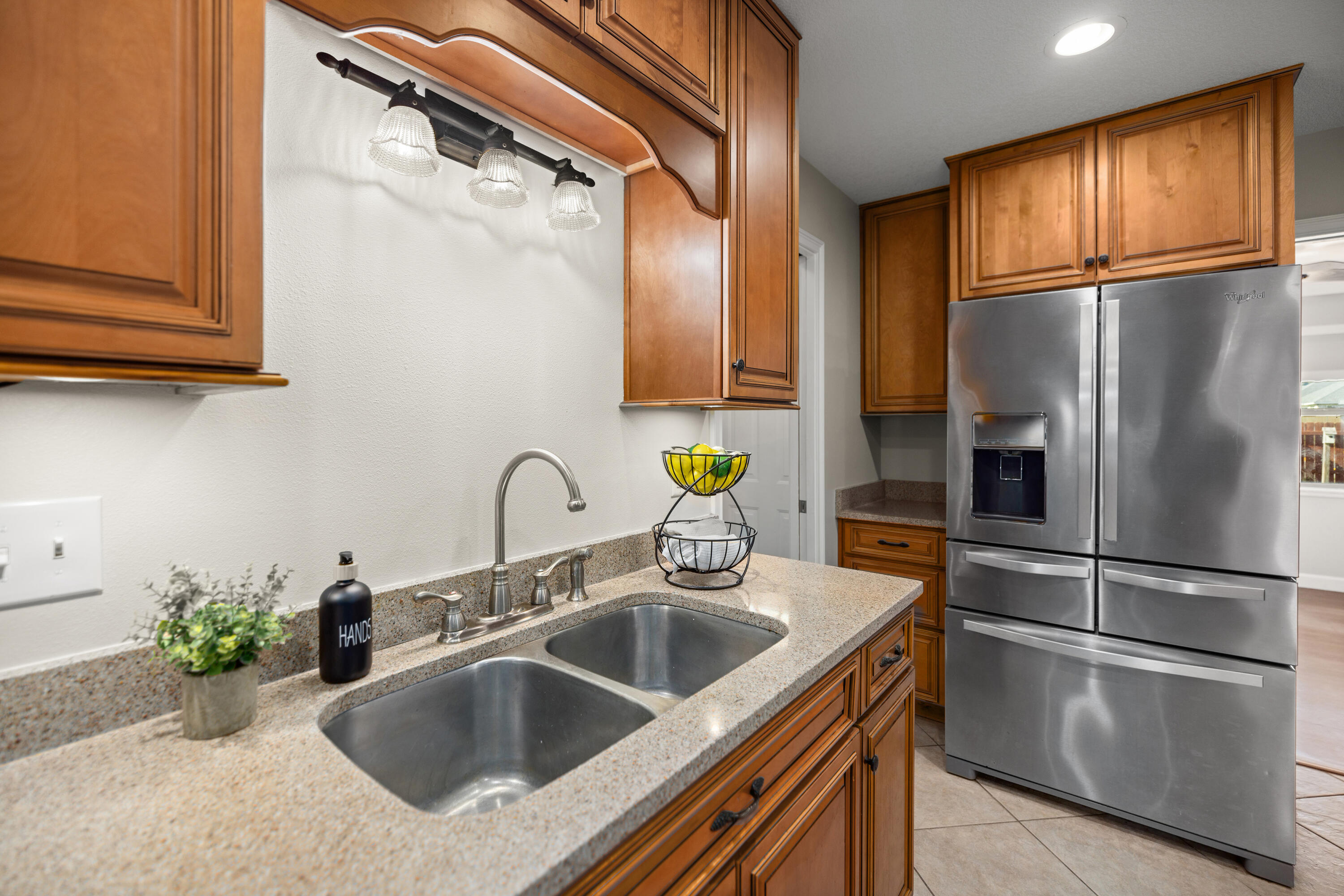 PALM ESTATES UNIT 4 - Residential