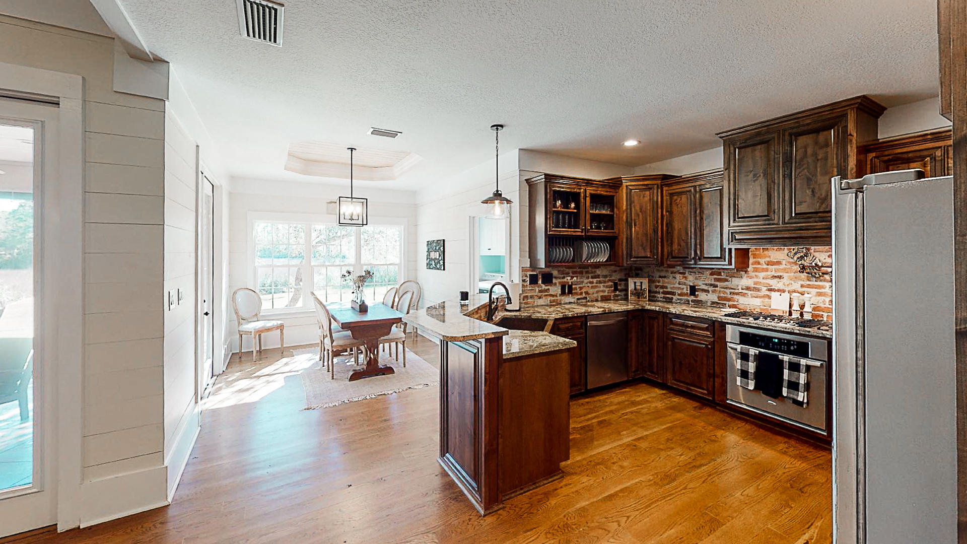 BAY PINE SHORES - Residential