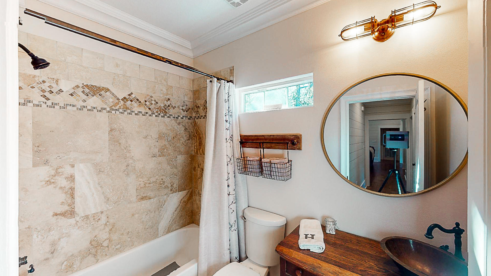 BAY PINE SHORES - Residential