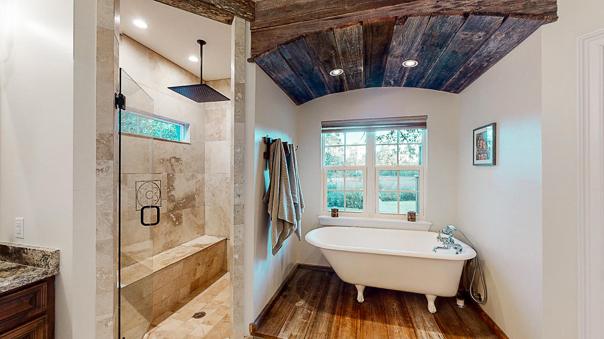 BAY PINE SHORES - Residential