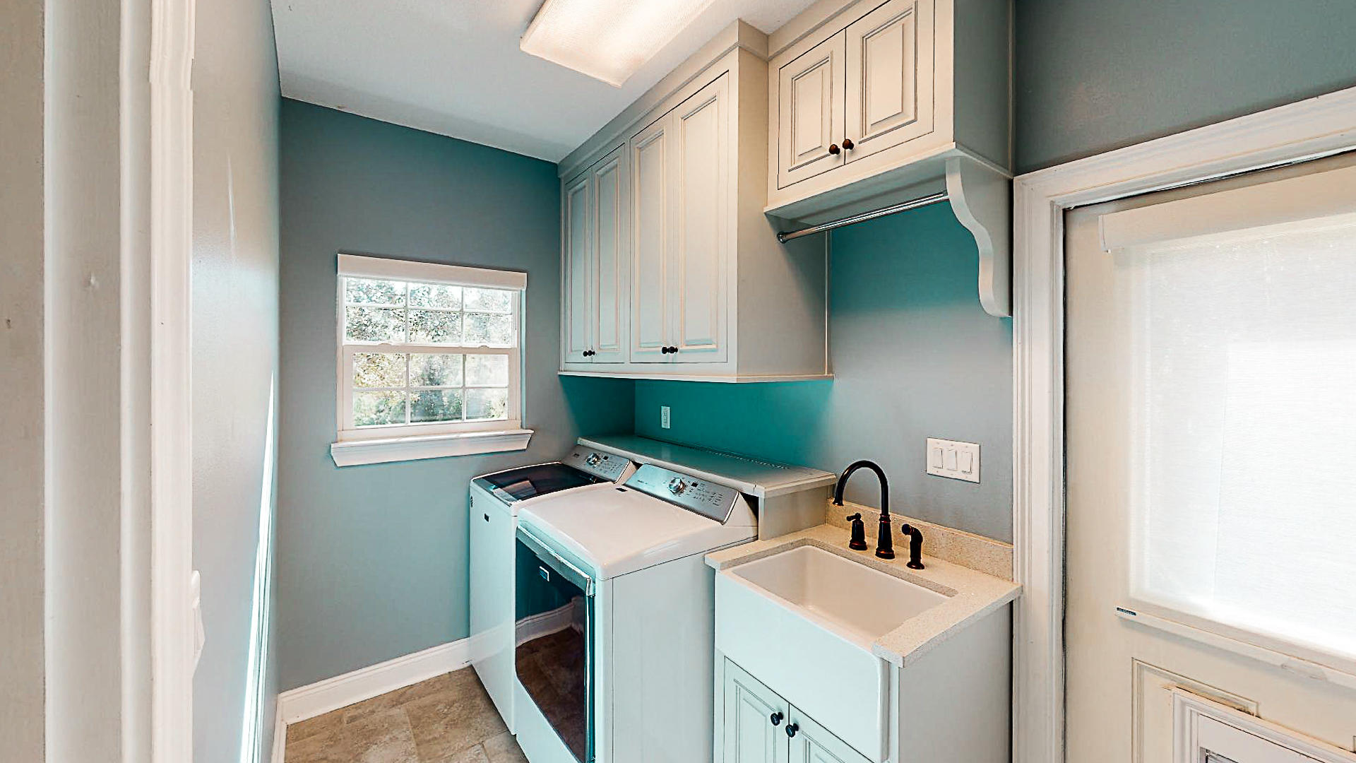 BAY PINE SHORES - Residential