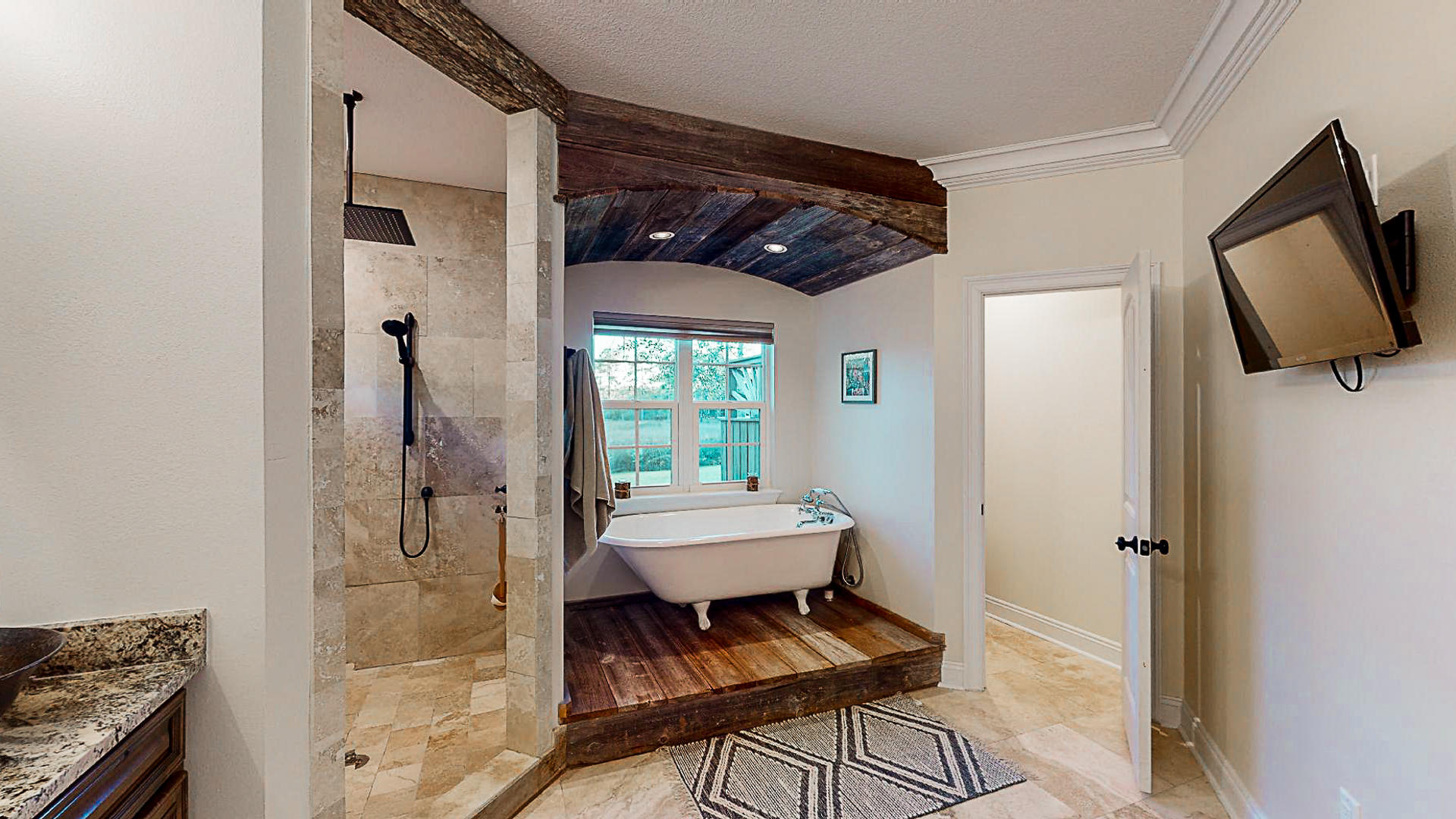 BAY PINE SHORES - Residential