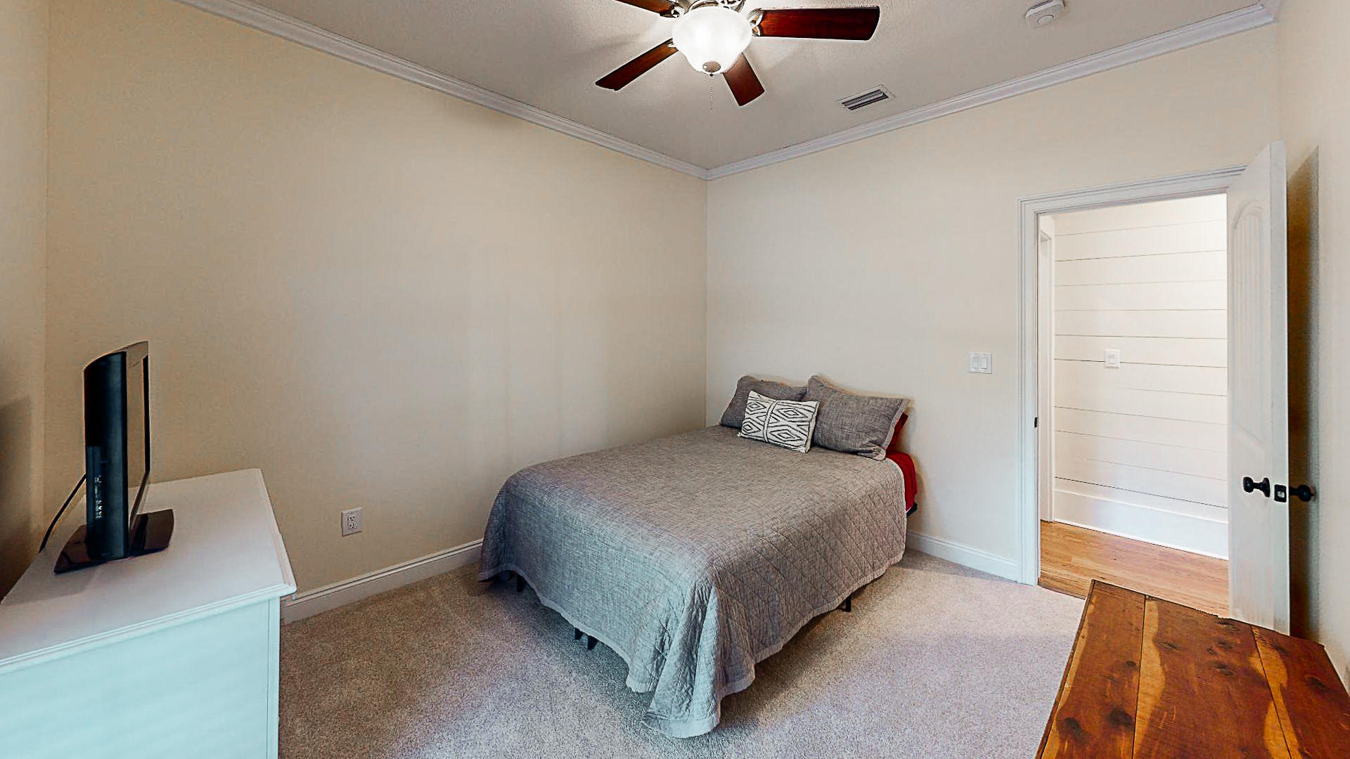 BAY PINE SHORES - Residential