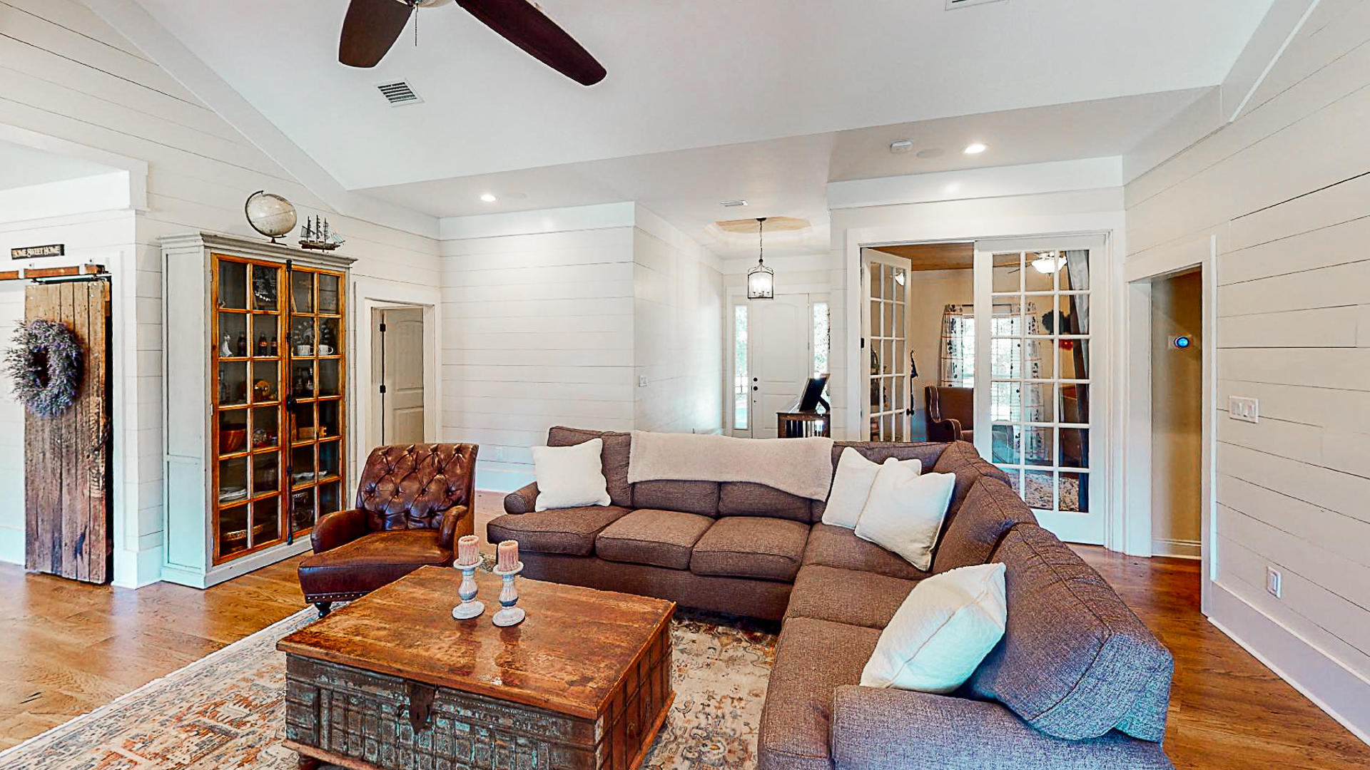 BAY PINE SHORES - Residential