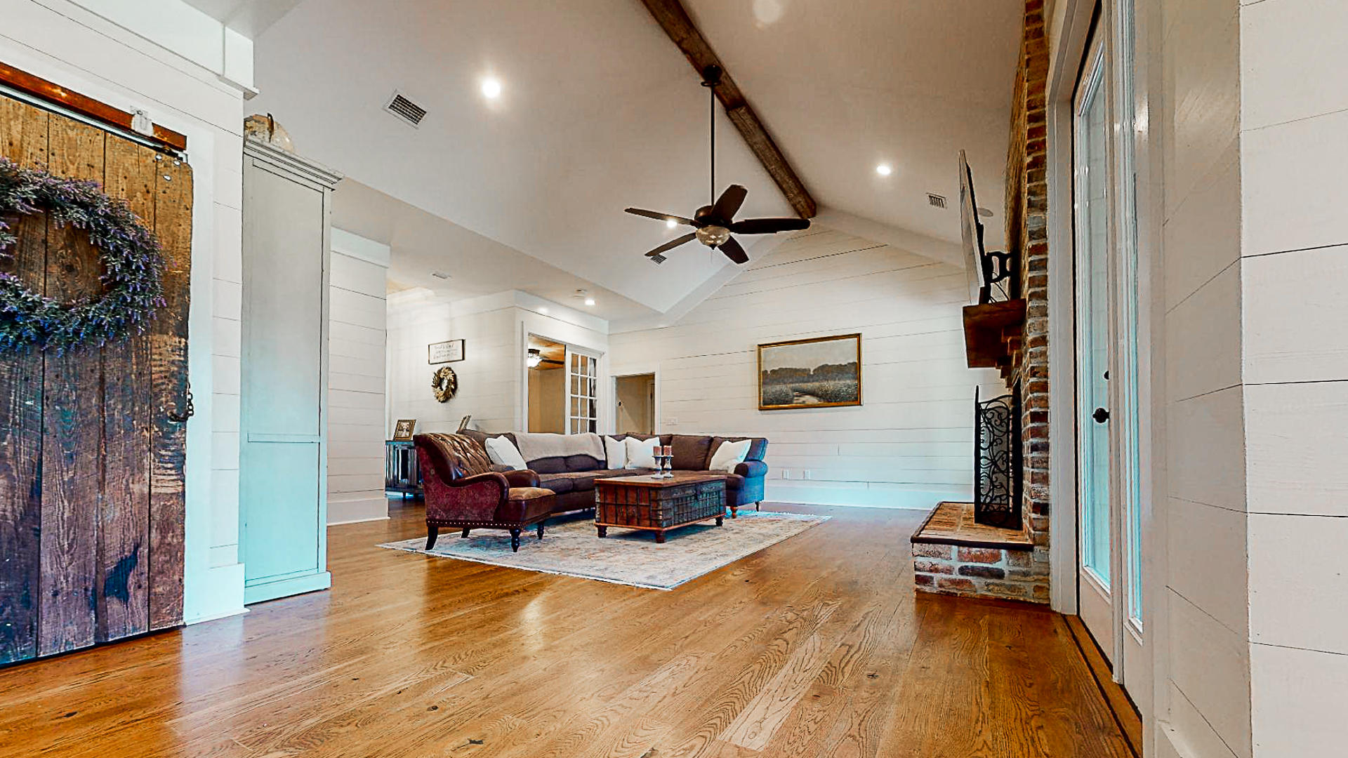 BAY PINE SHORES - Residential