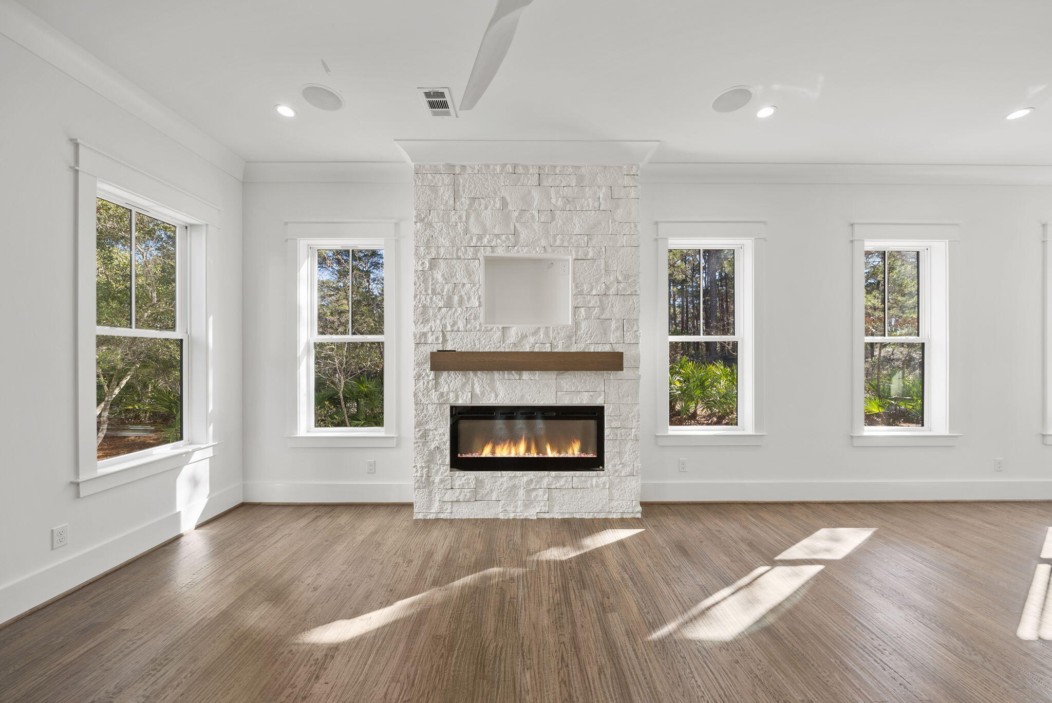 LAKESIDE AT BLUE MOUNTAIN BEACH - Residential