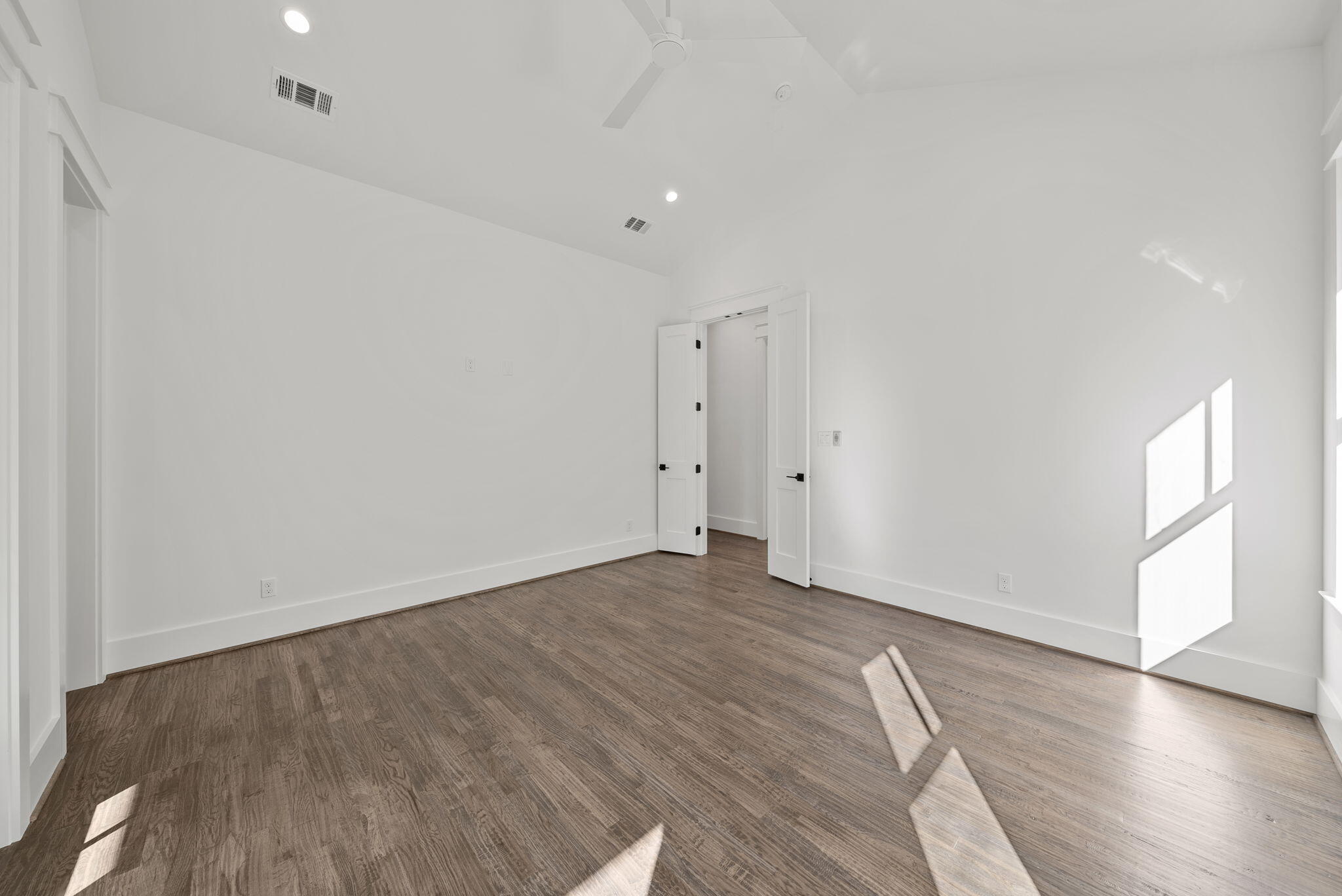 LAKESIDE AT BLUE MOUNTAIN BEACH - Residential