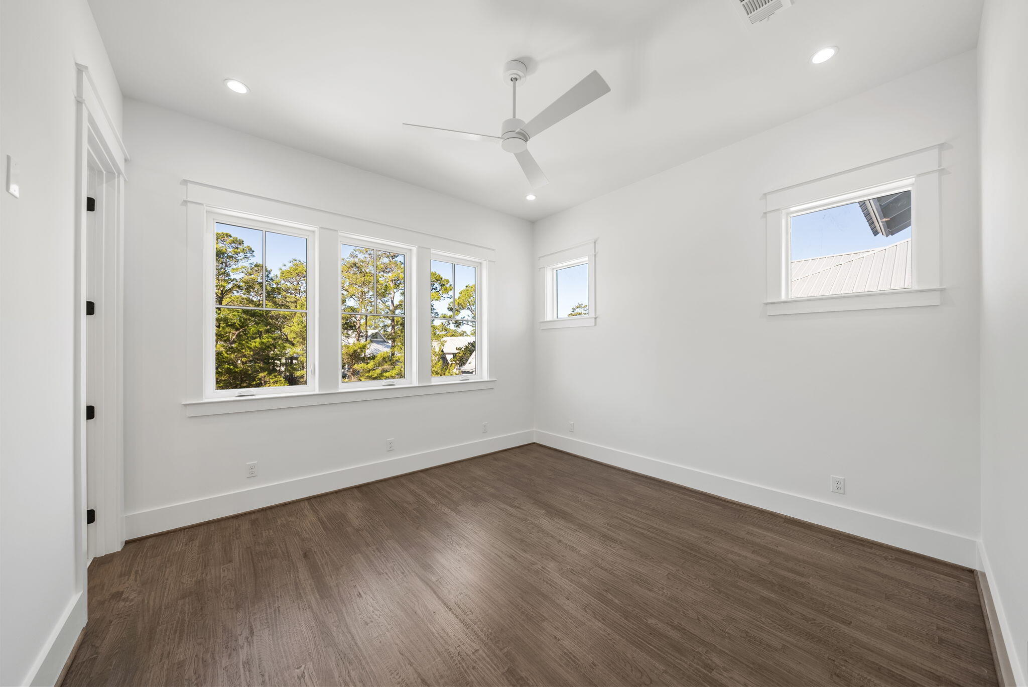 LAKESIDE AT BLUE MOUNTAIN BEACH - Residential