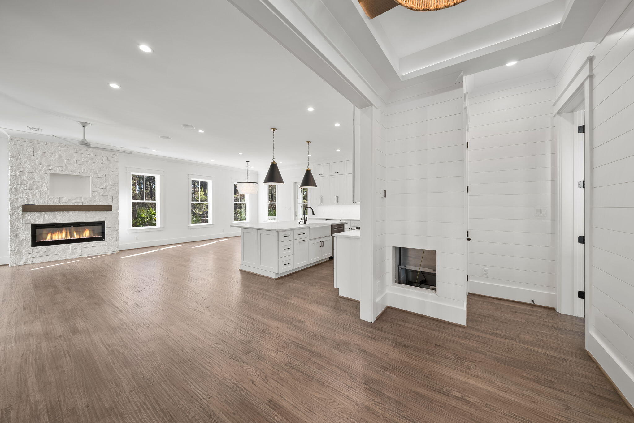 LAKESIDE AT BLUE MOUNTAIN BEACH - Residential