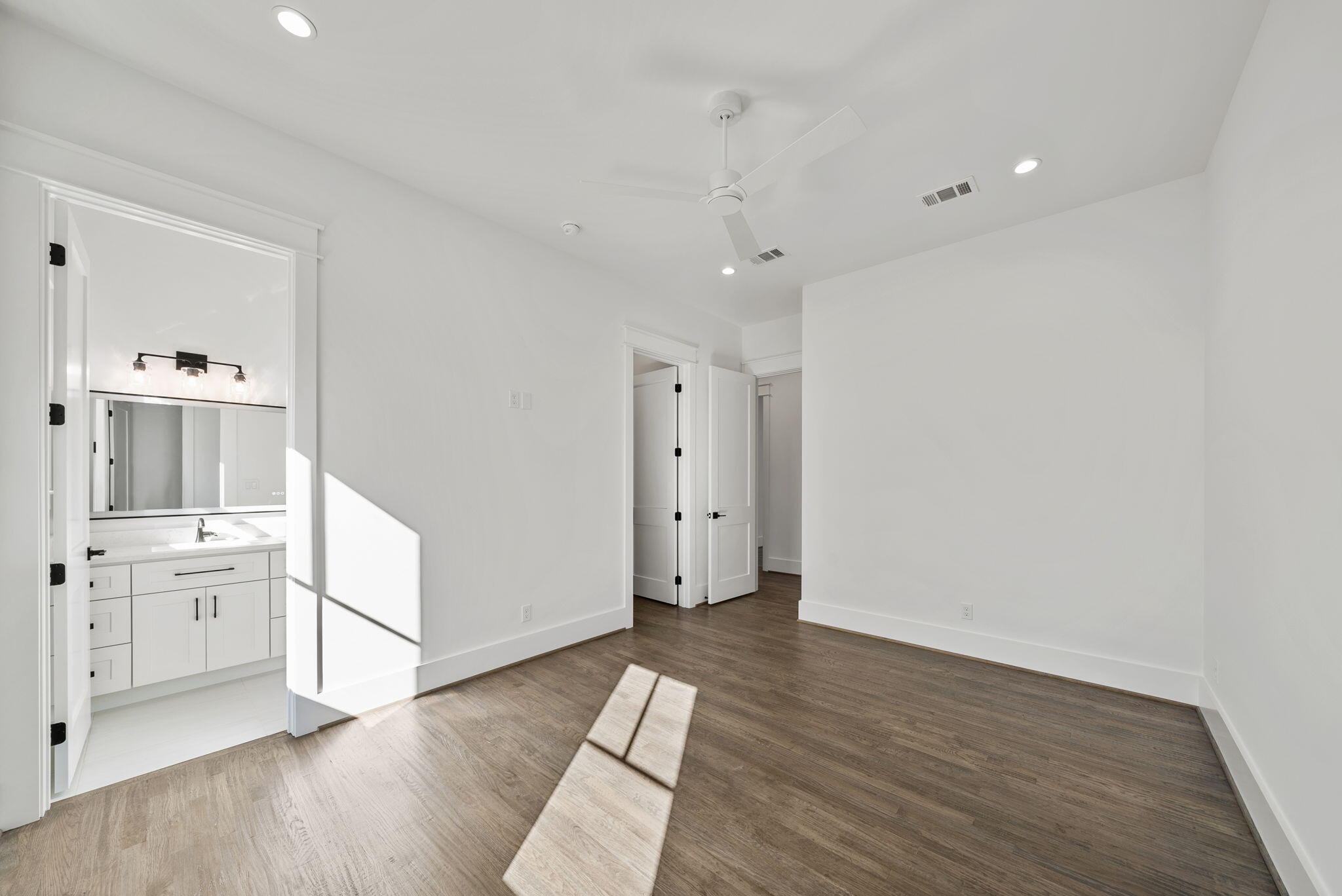 LAKESIDE AT BLUE MOUNTAIN BEACH - Residential