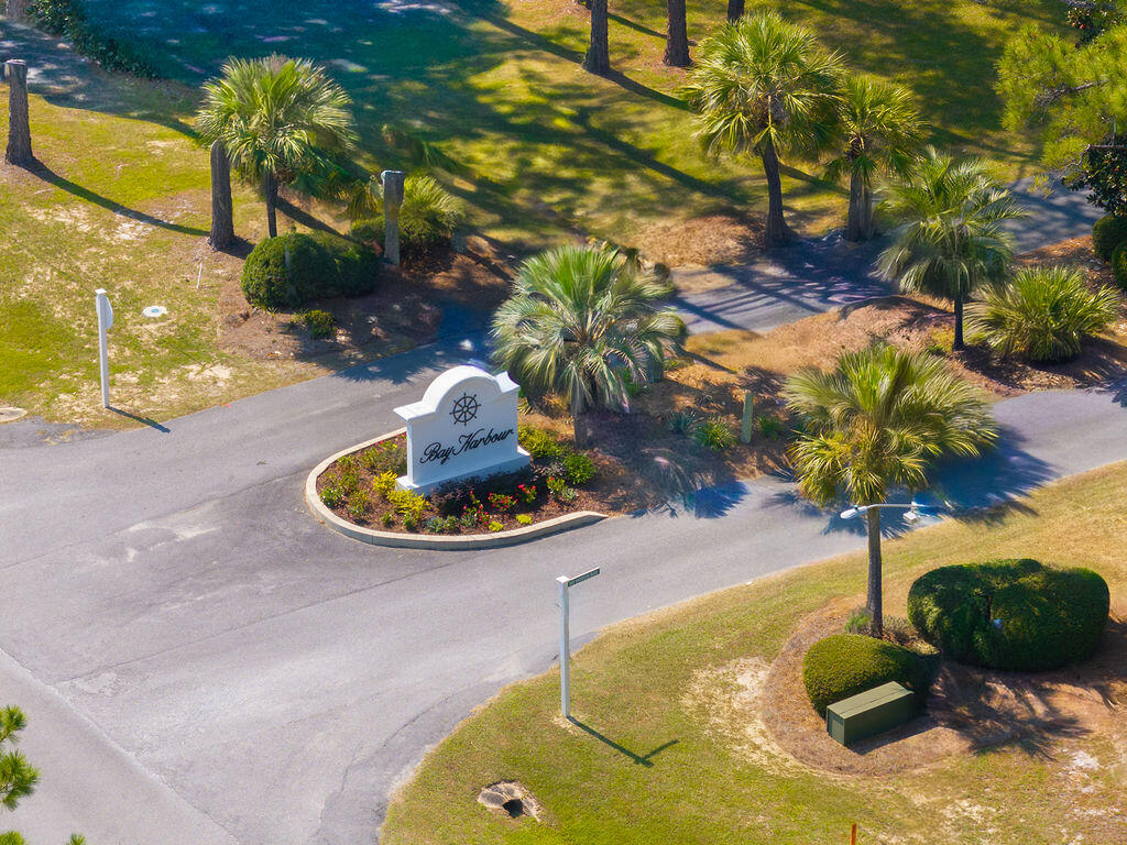 BAY HARBOUR - Land