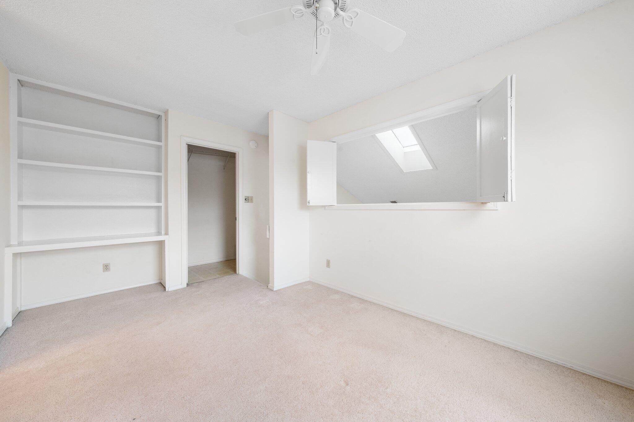 VILLAS ON THE SQUARE - Residential