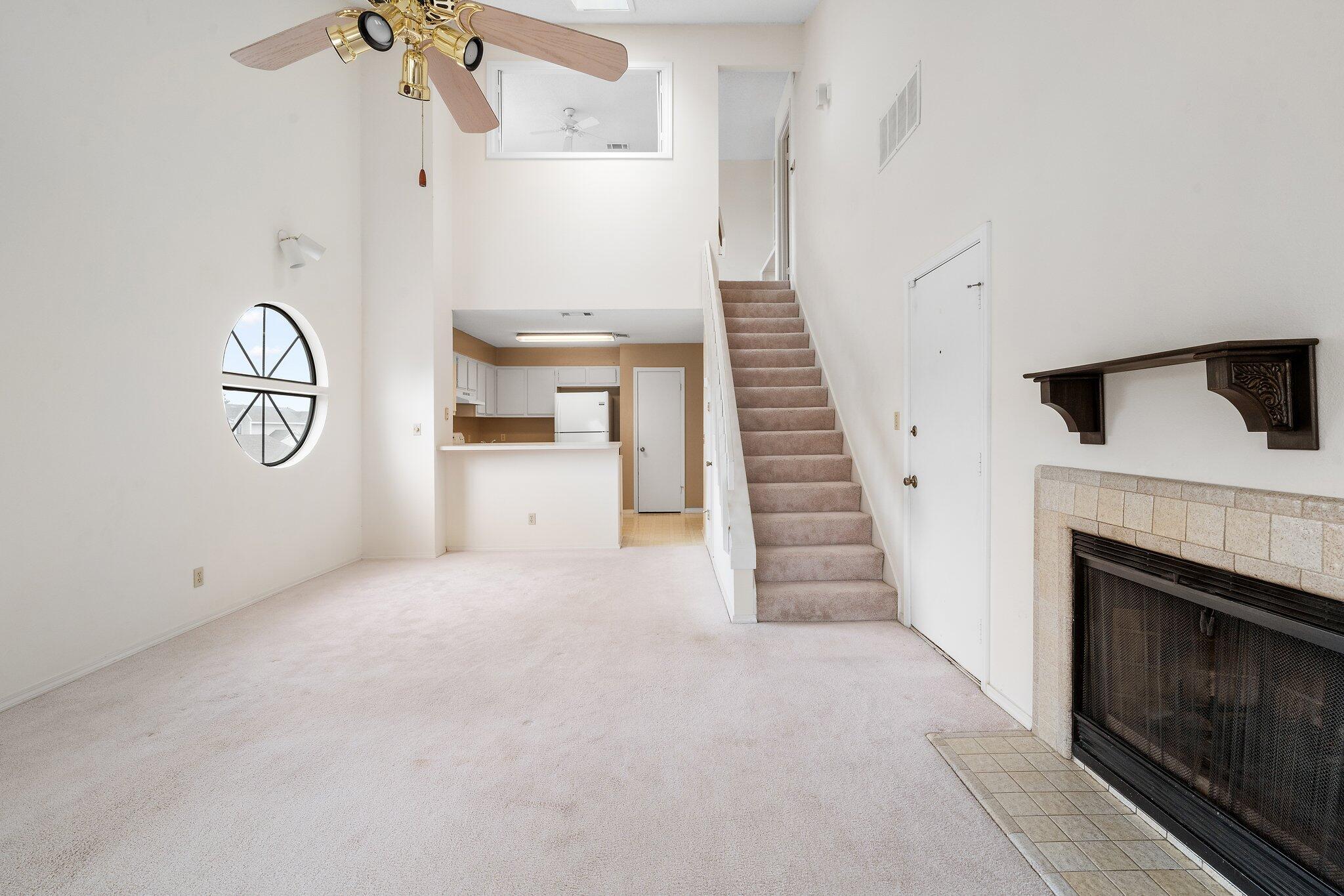 VILLAS ON THE SQUARE - Residential