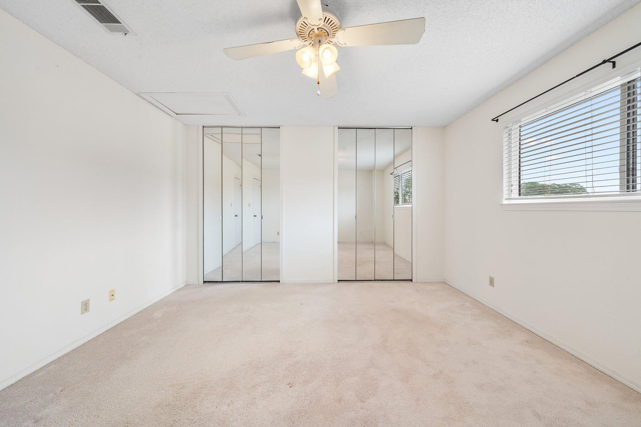 VILLAS ON THE SQUARE - Residential