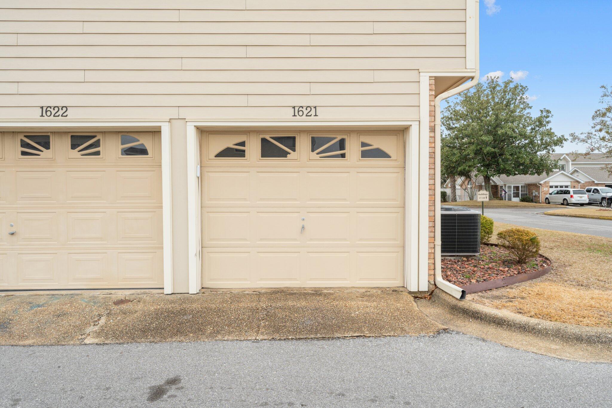 VILLAS ON THE SQUARE - Residential