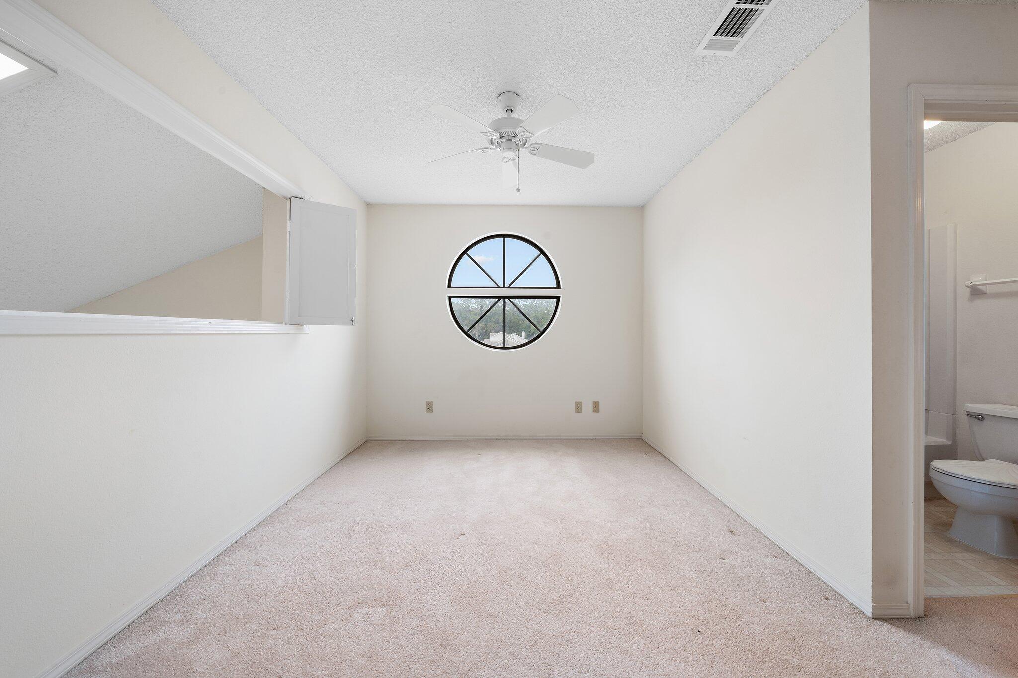 VILLAS ON THE SQUARE - Residential