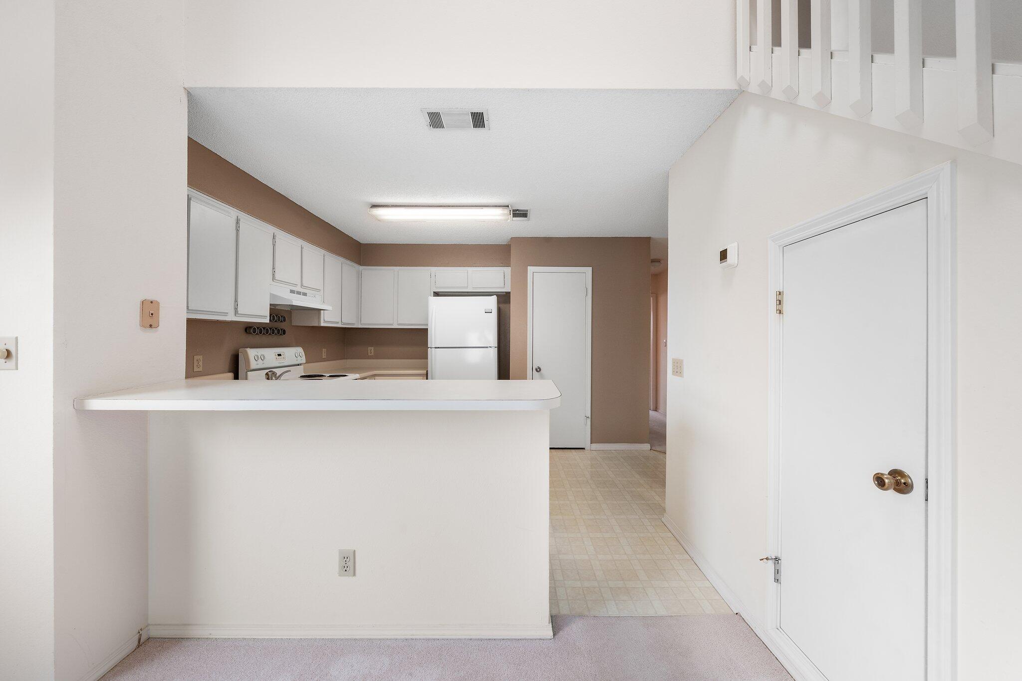 VILLAS ON THE SQUARE - Residential