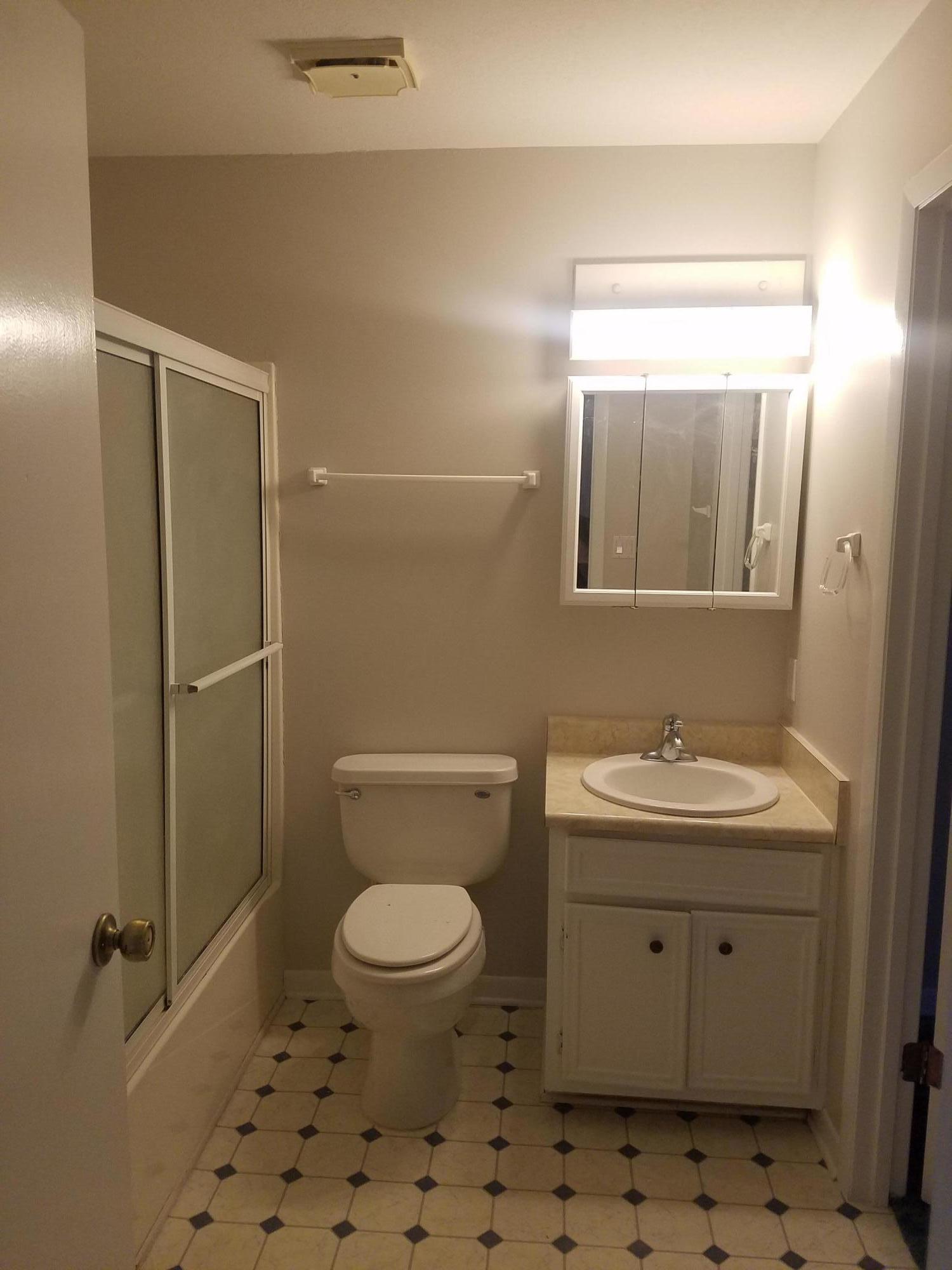 WOODHAM MANOR 3RD ADDN - Residential