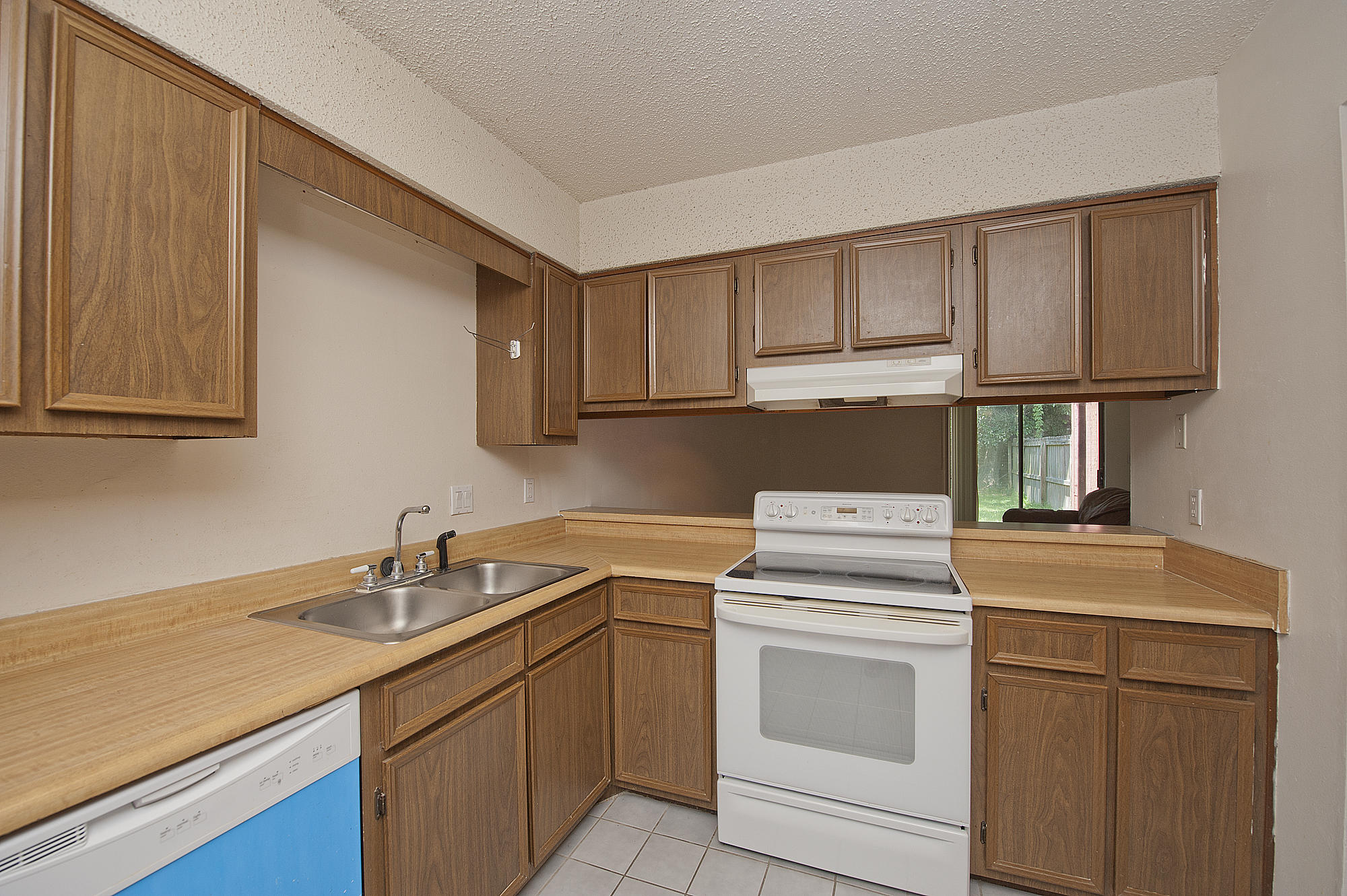 WOODHAM MANOR 3RD ADDN - Residential