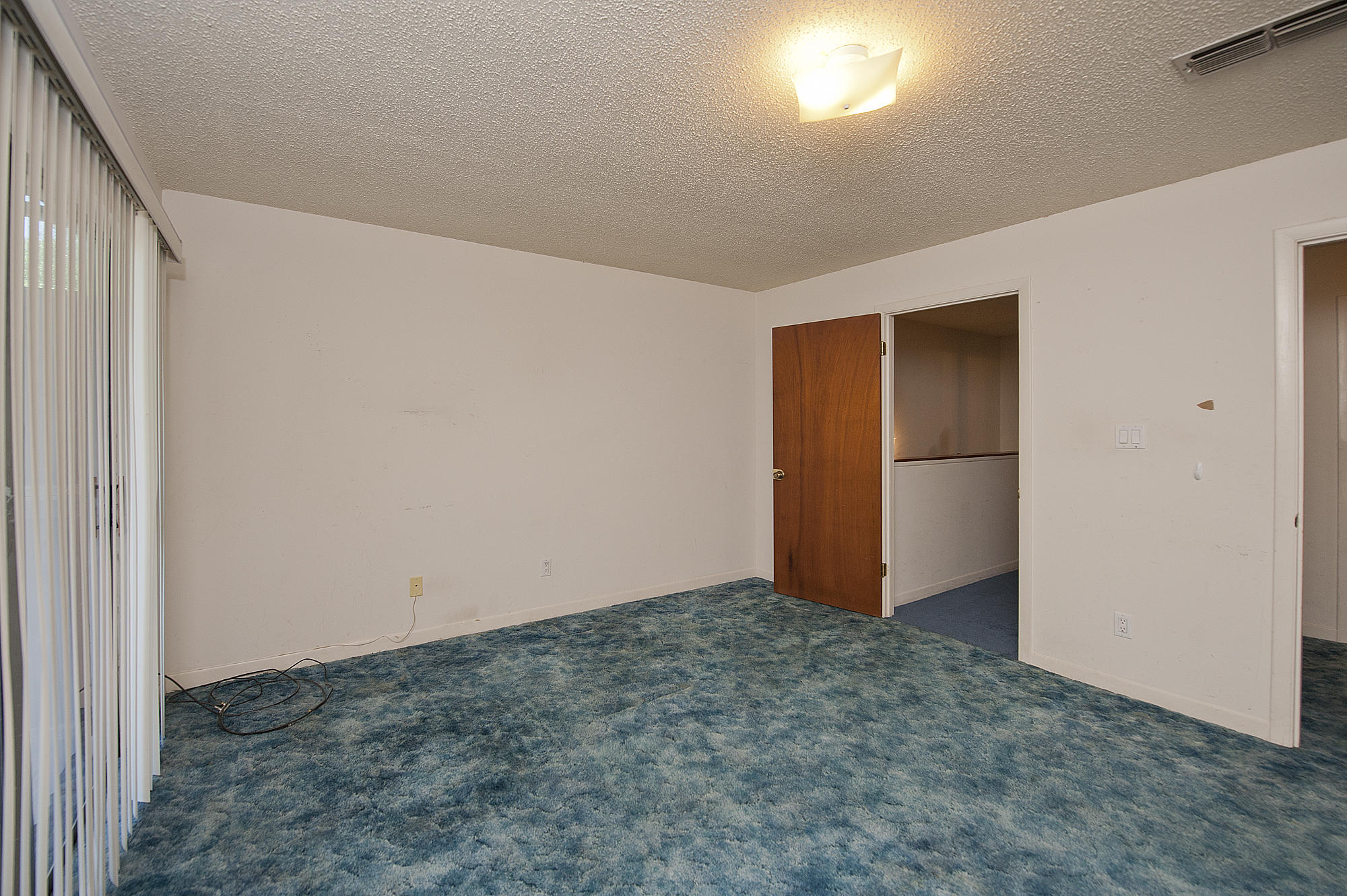 WOODHAM MANOR 3RD ADDN - Residential