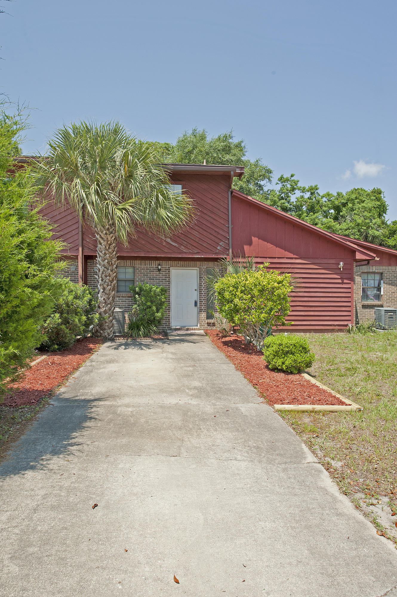 WOODHAM MANOR 3RD ADDN - Residential