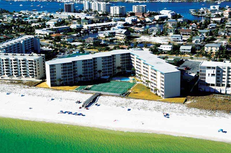 HOLIDAY SURF & RACQUET CLUB - Residential