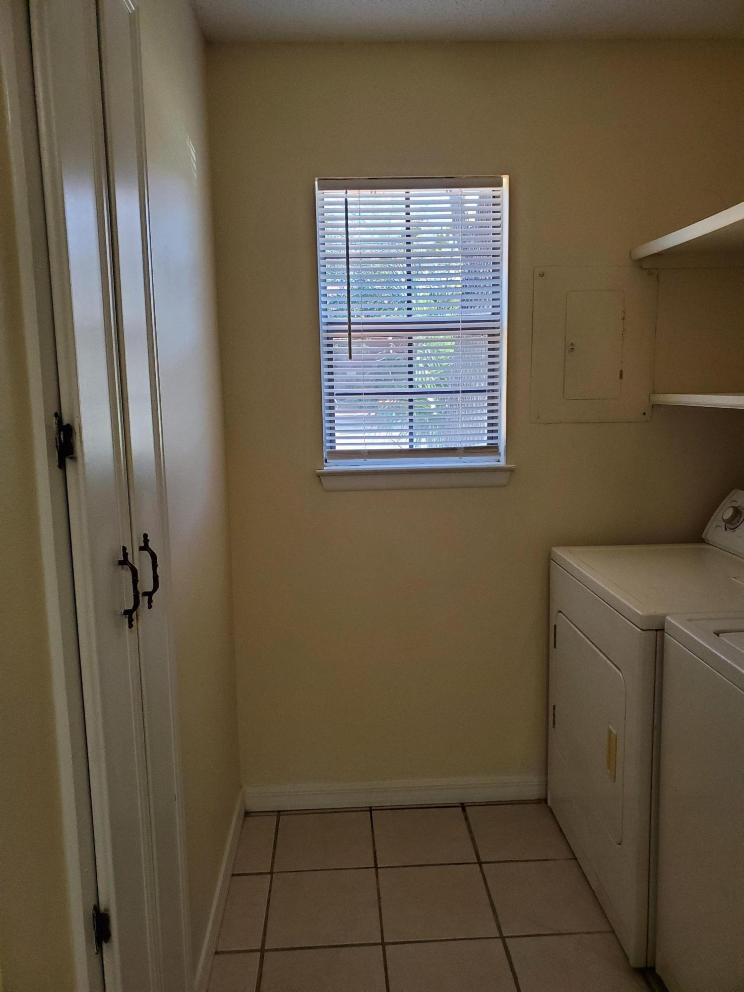 WOODHAM MANOR 2ND ADDN - Residential