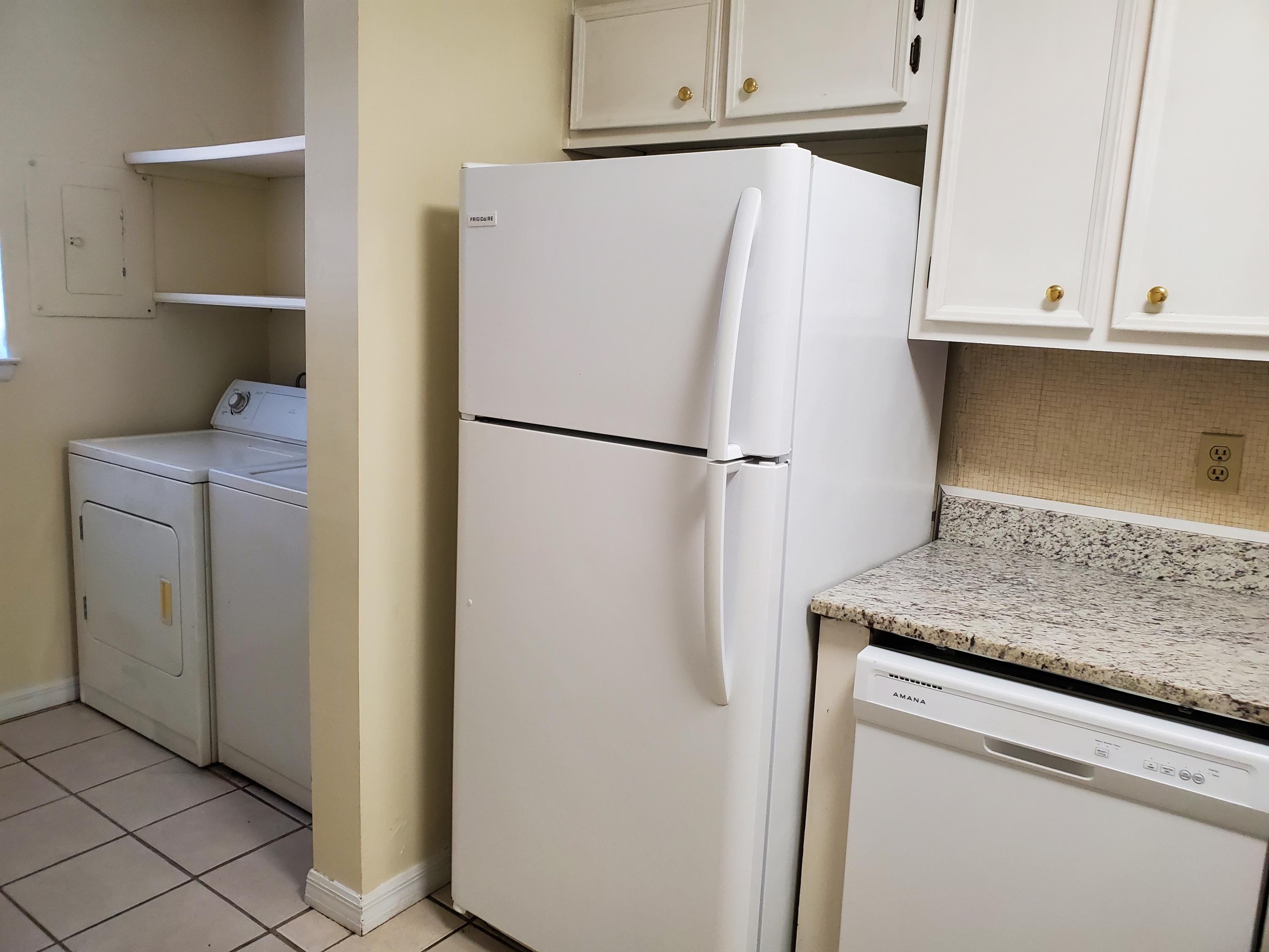 WOODHAM MANOR 2ND ADDN - Residential