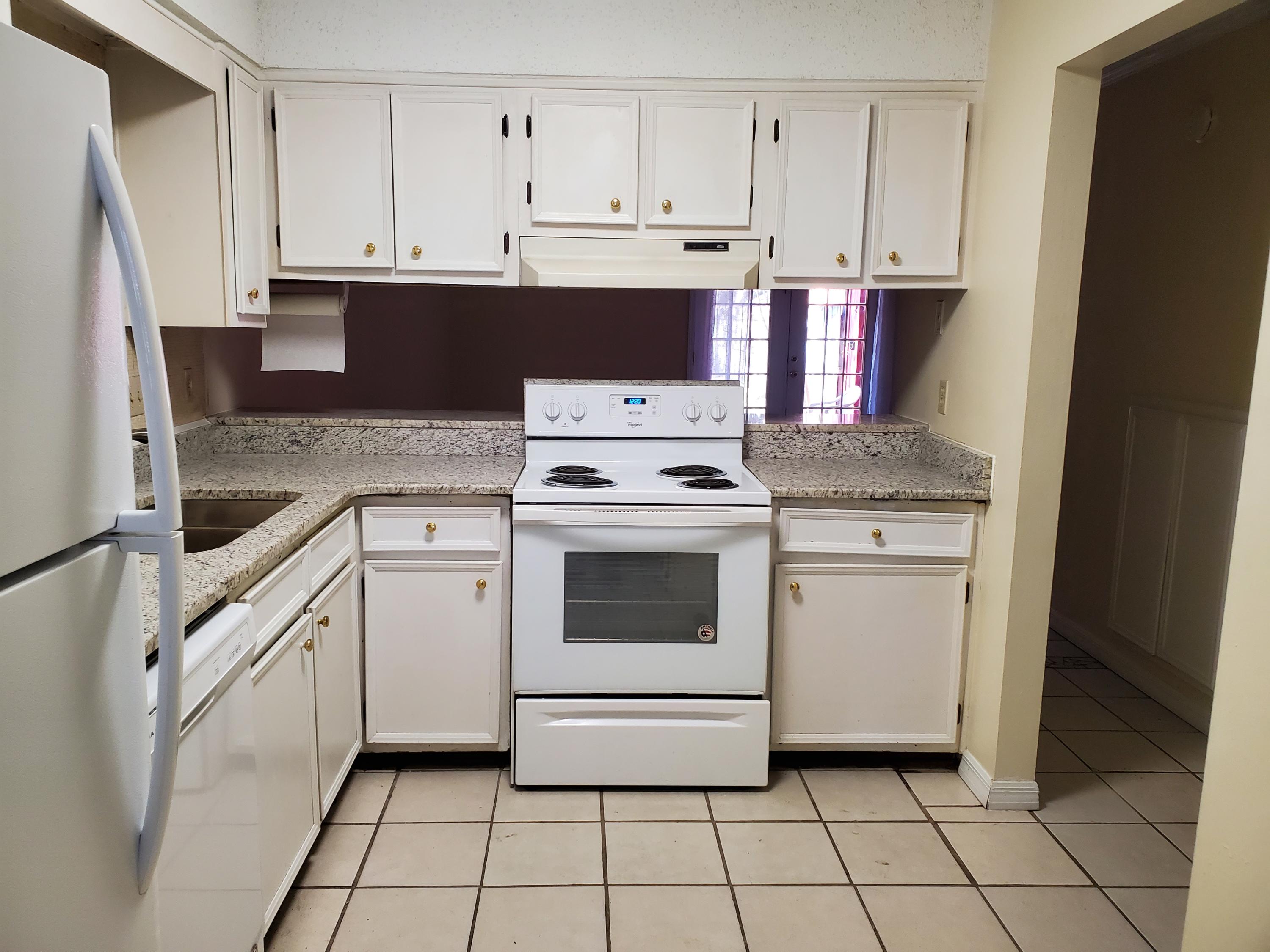 WOODHAM MANOR 2ND ADDN - Residential