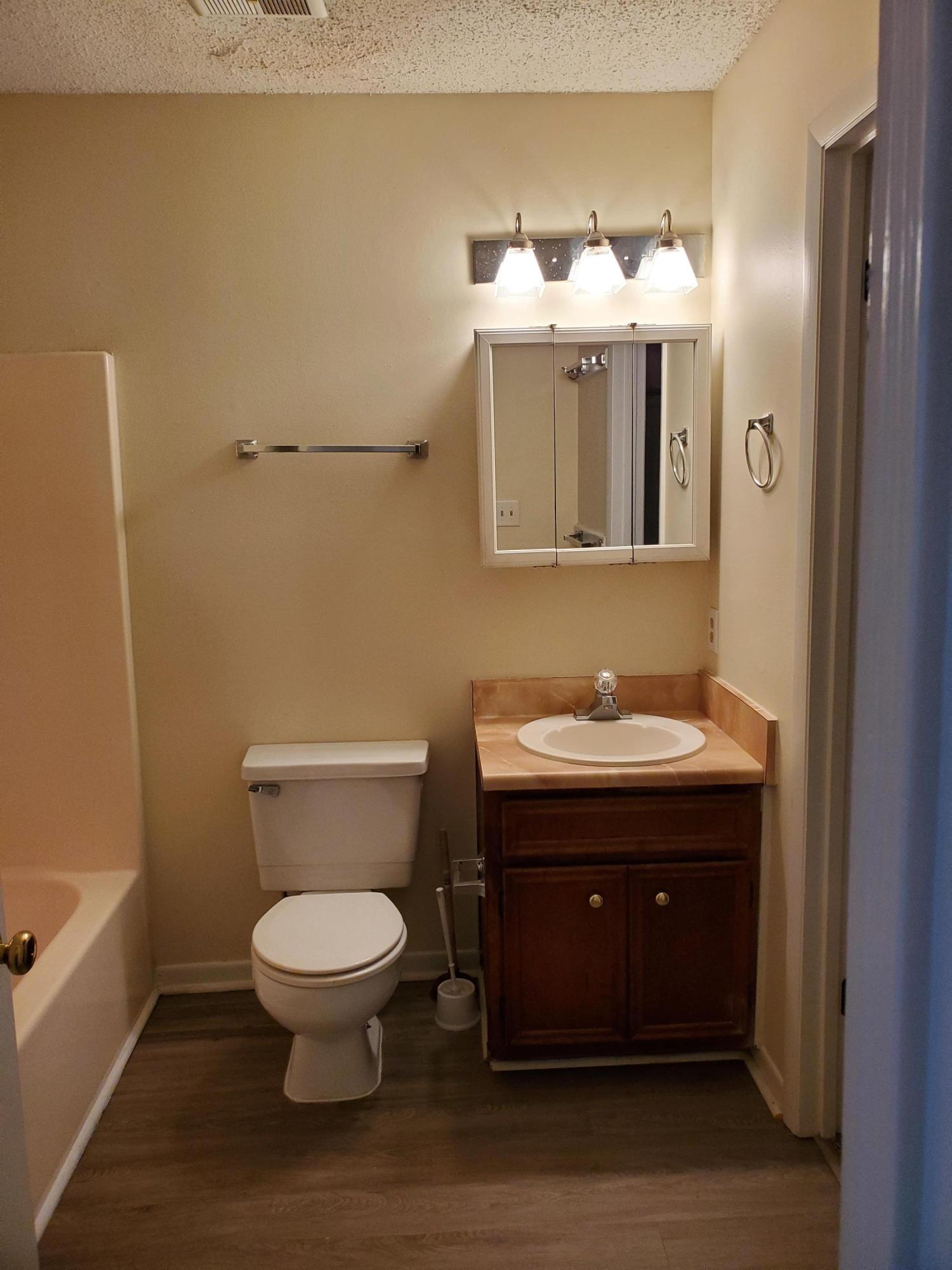 WOODHAM MANOR 2ND ADDN - Residential