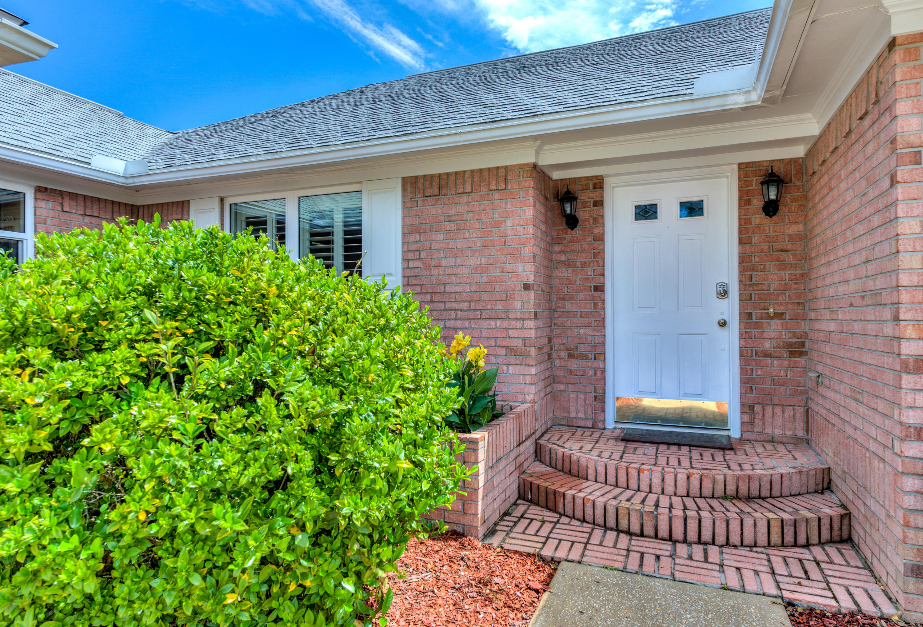 LAKE LORRAINE ESTATES 1 - Residential