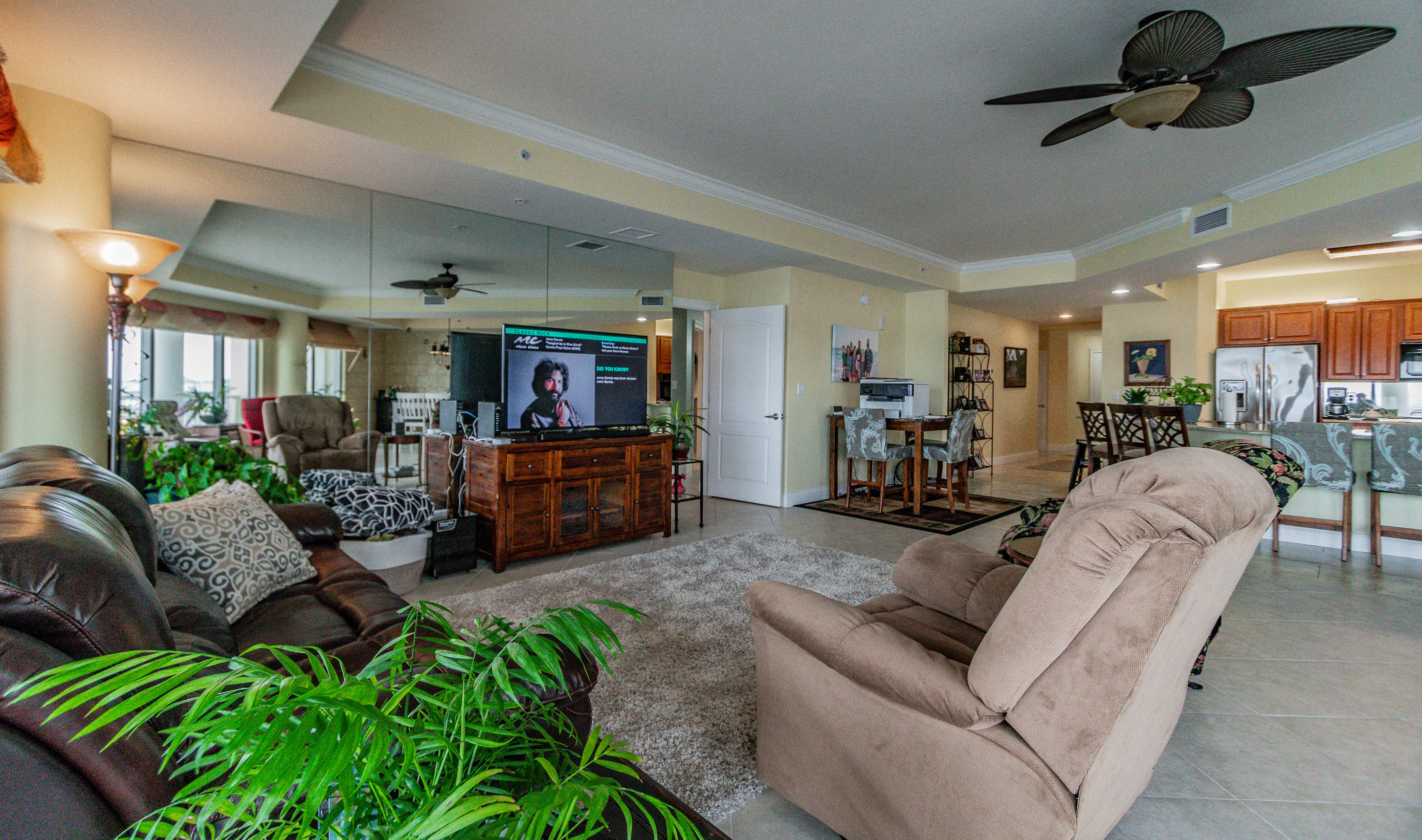 PRESIDIO Yacht Club Condominiums - Residential