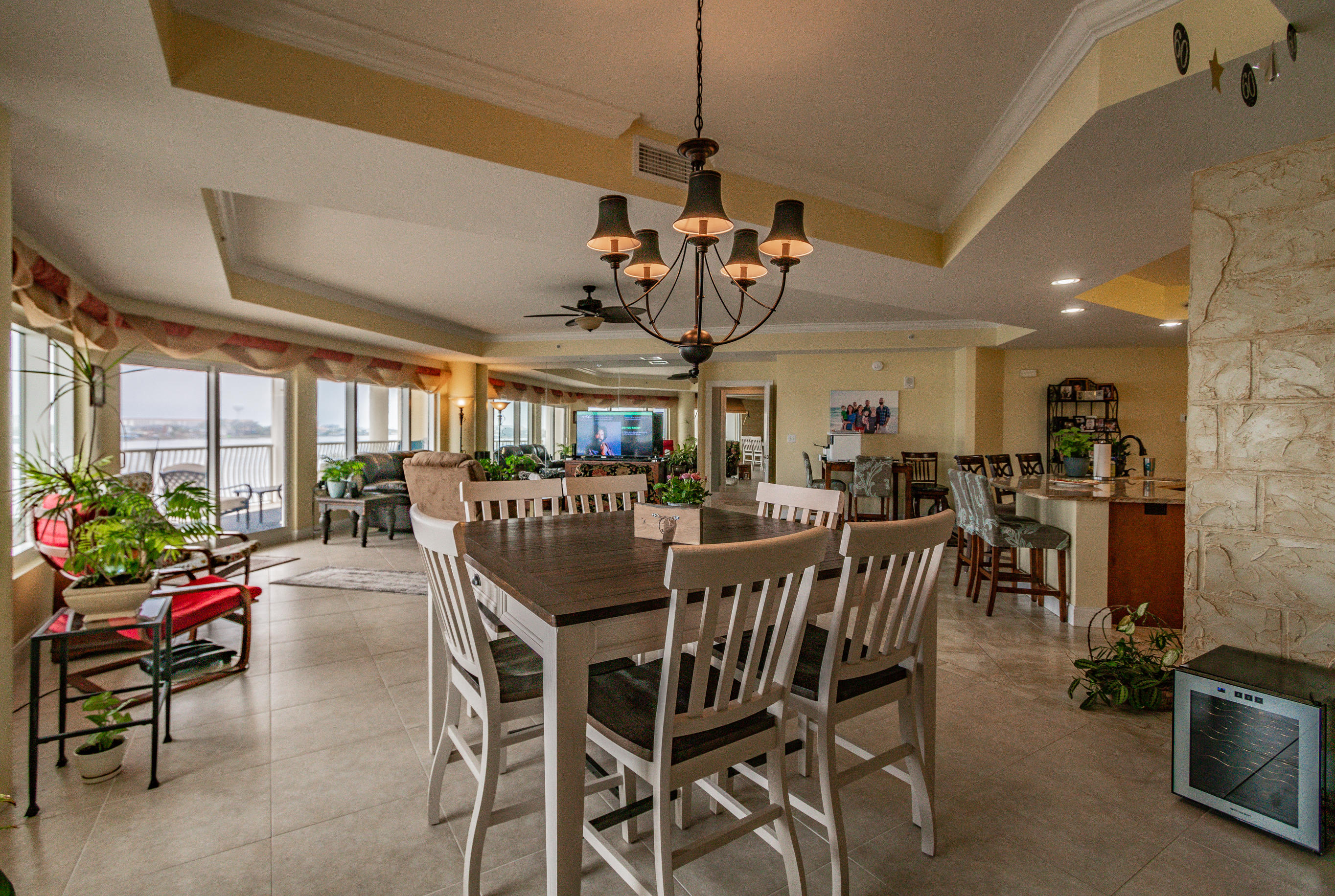 PRESIDIO Yacht Club Condominiums - Residential