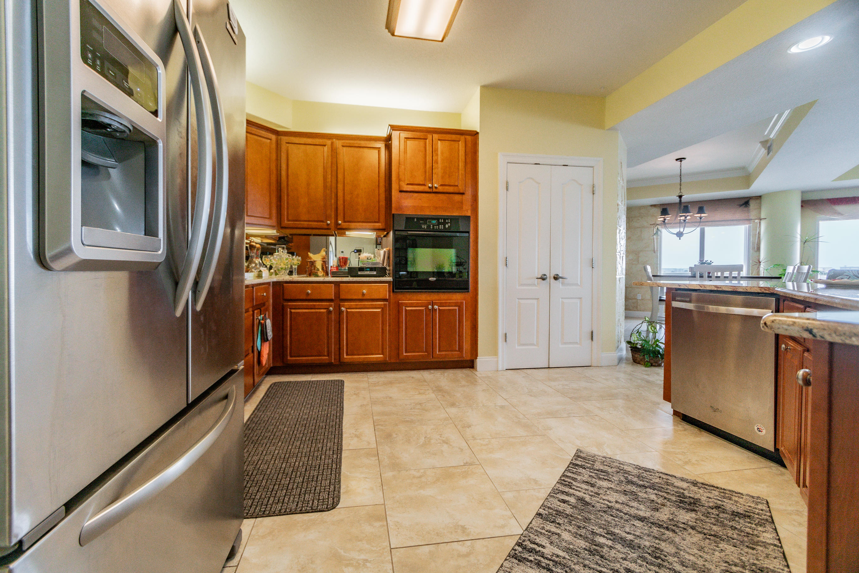 PRESIDIO Yacht Club Condominiums - Residential