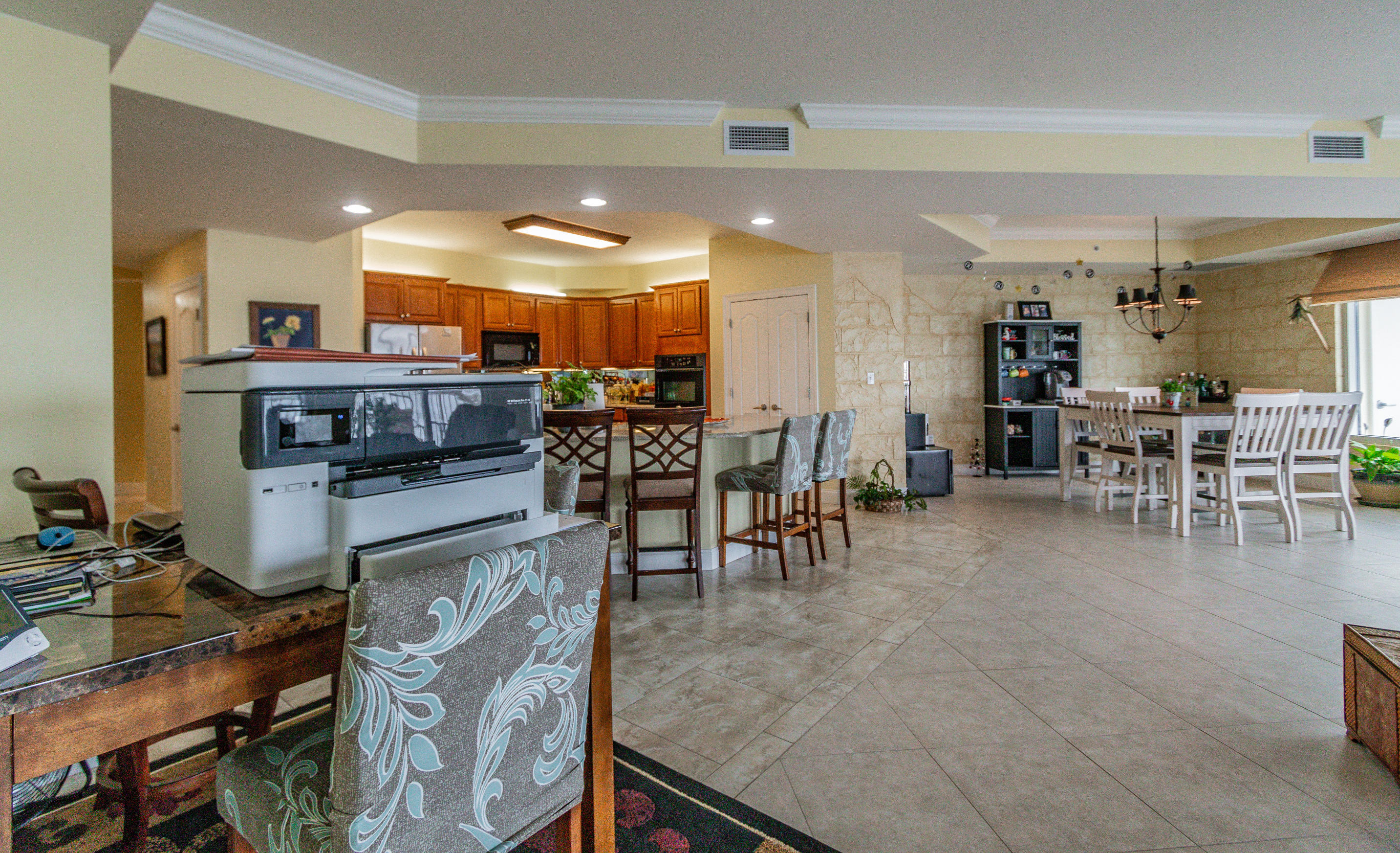 PRESIDIO Yacht Club Condominiums - Residential