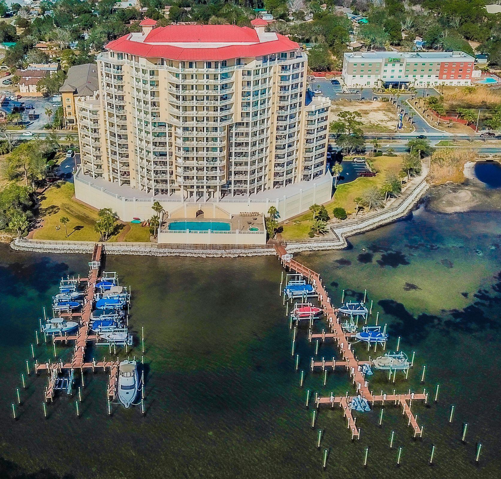 PRESIDIO Yacht Club Condominiums - Residential