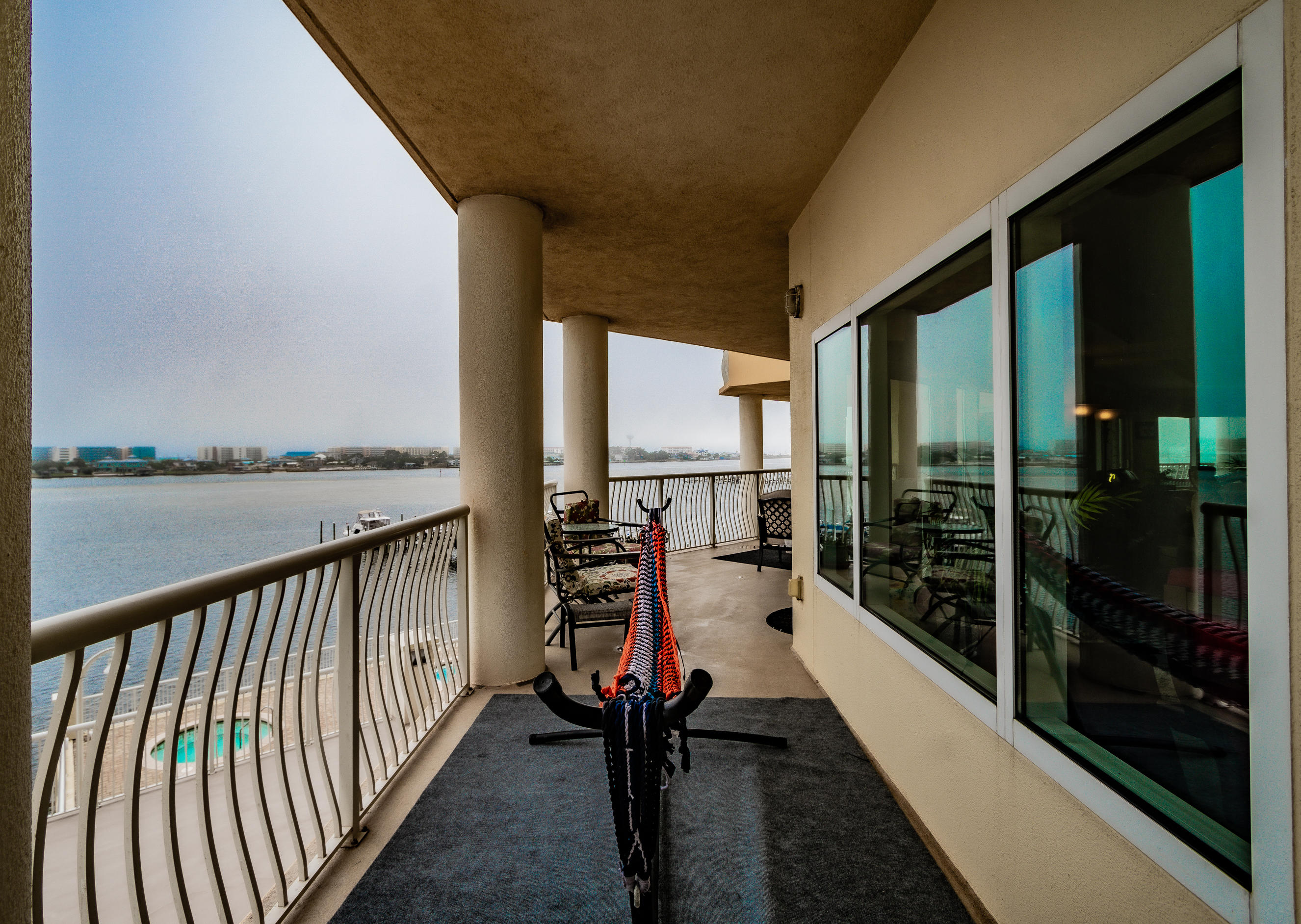 PRESIDIO Yacht Club Condominiums - Residential