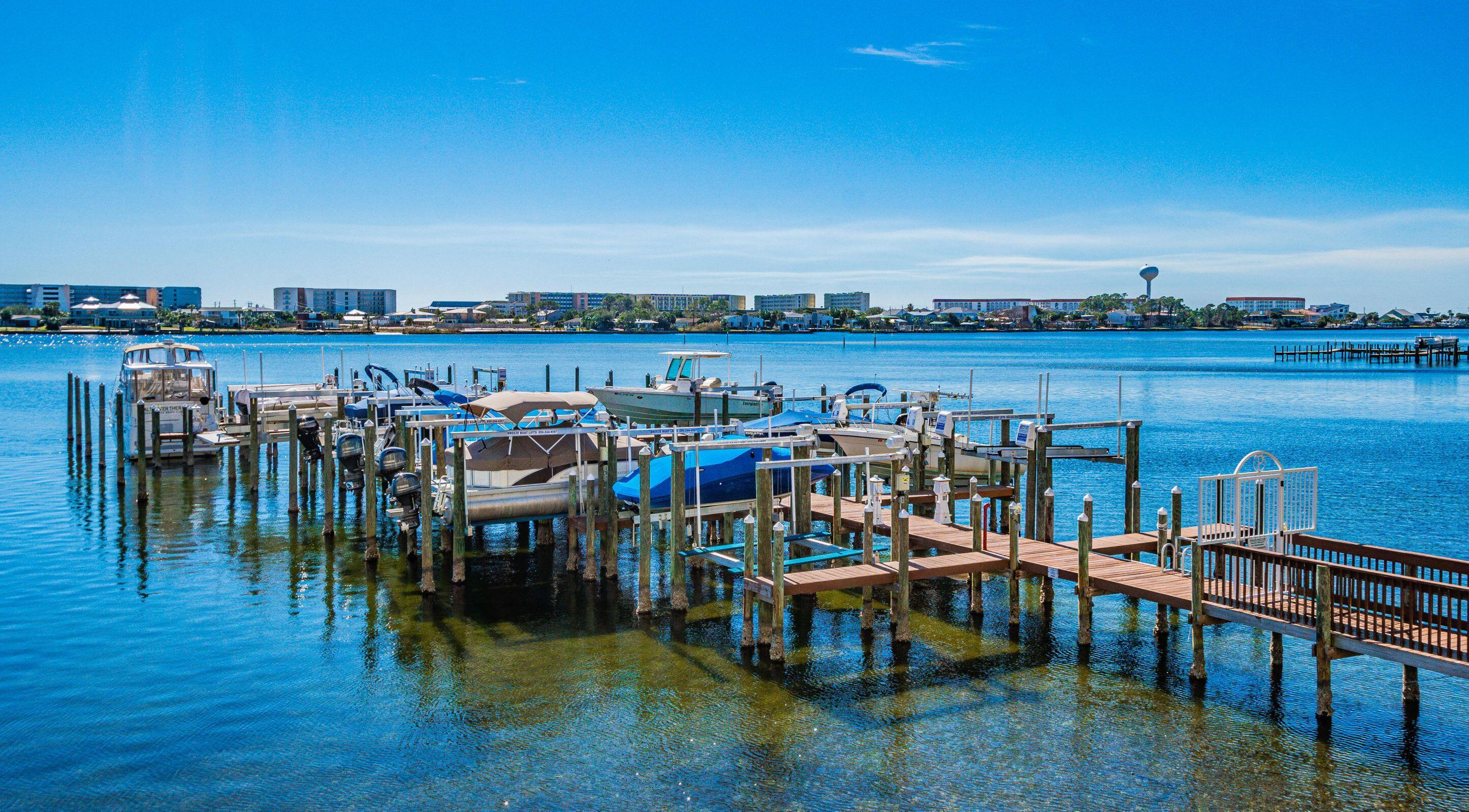 PRESIDIO Yacht Club Condominiums - Residential