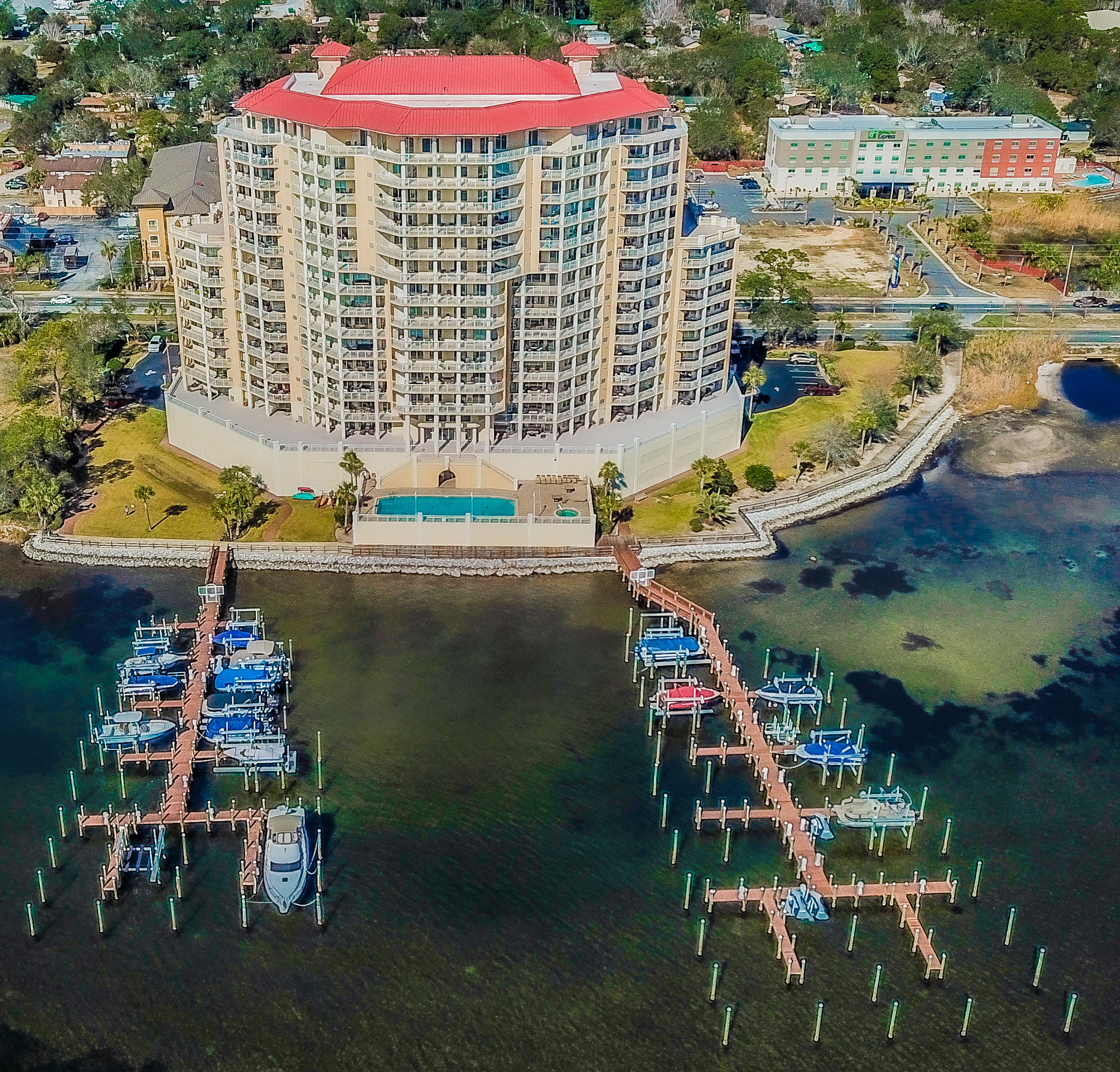 PRESIDIO Yacht Club Condominiums - Residential