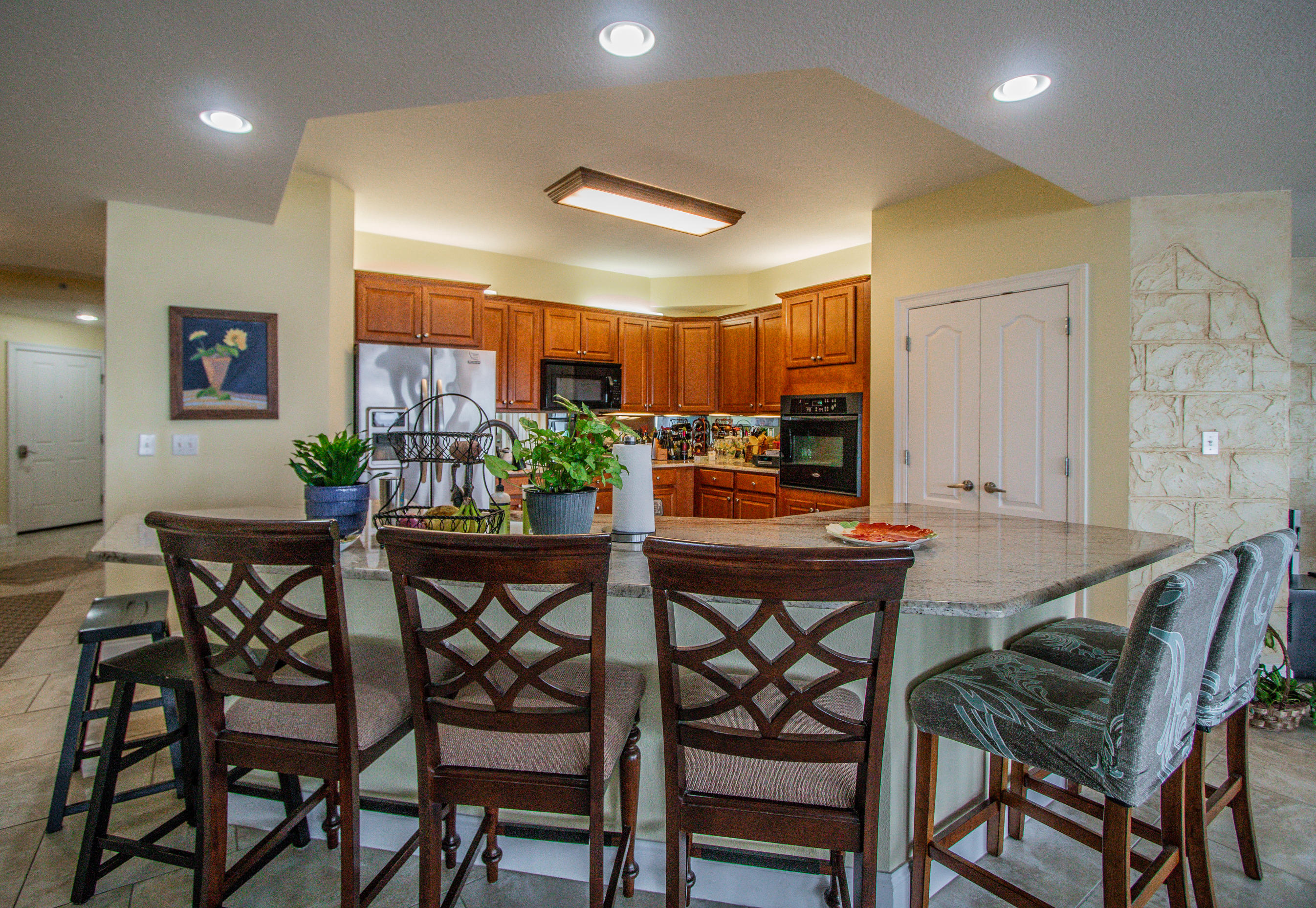 PRESIDIO Yacht Club Condominiums - Residential