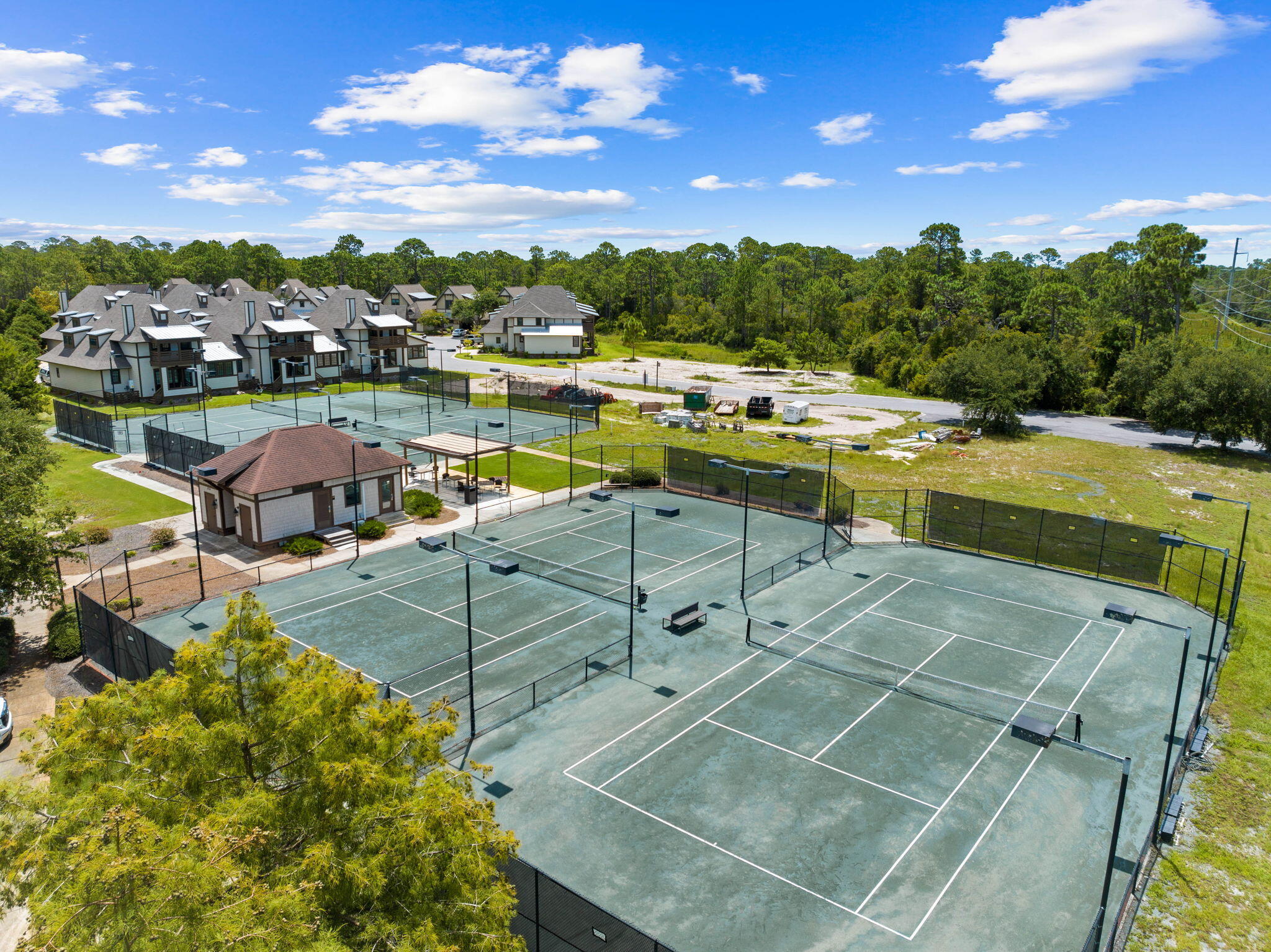 WILD HERON - THE COURTS - Residential Lease