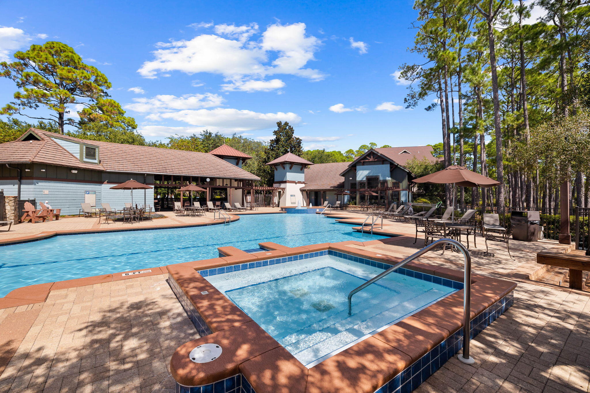 WILD HERON - THE COURTS - Residential Lease