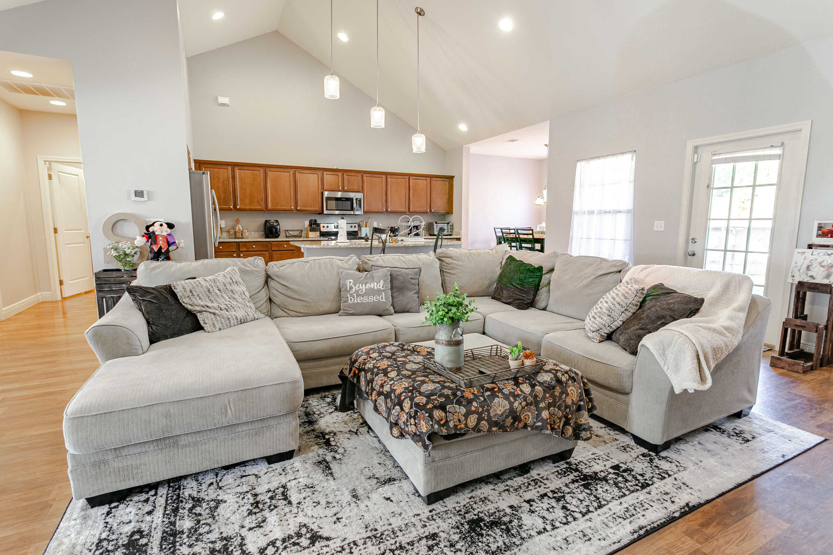 LAKE RIDGE ESTATES - Residential